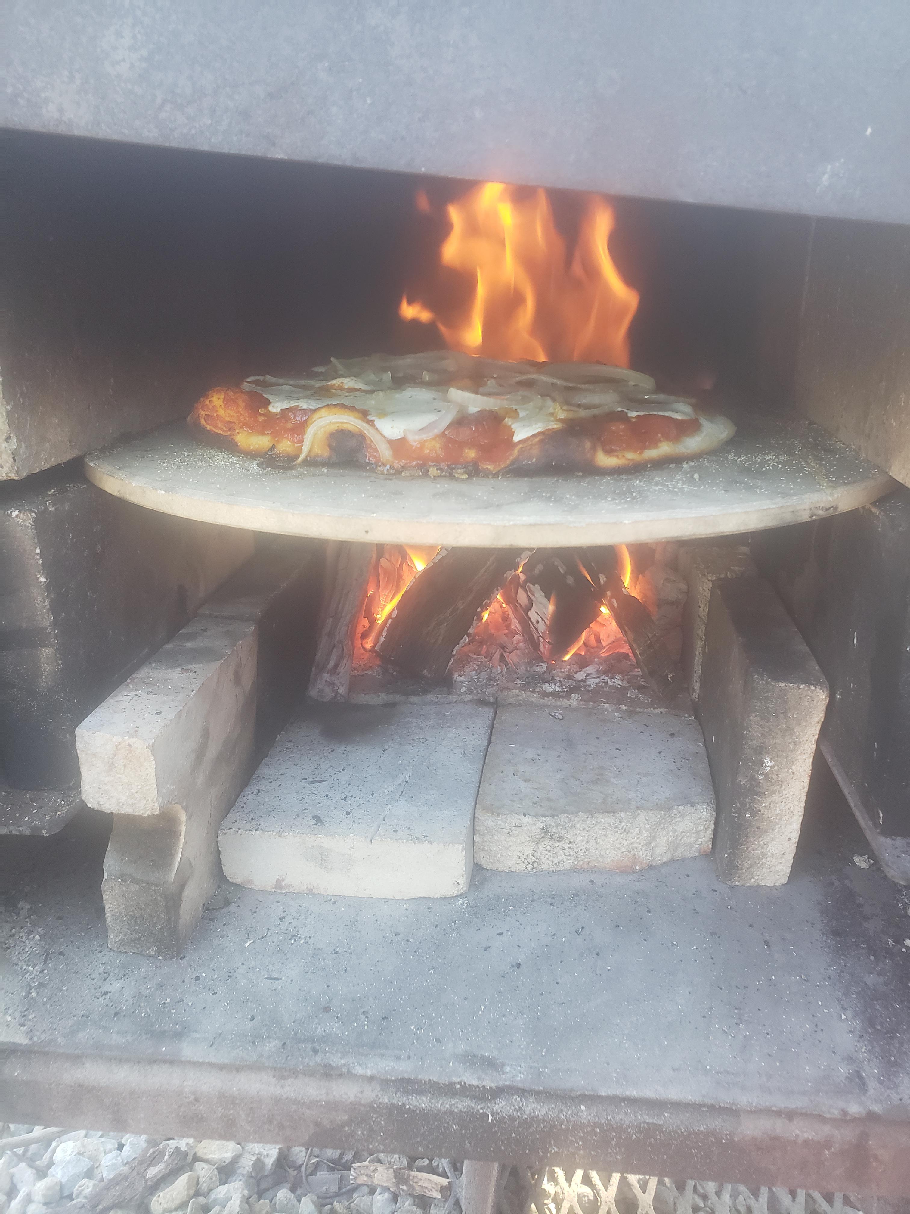 turned my firebox into a pizza oven r/smoking