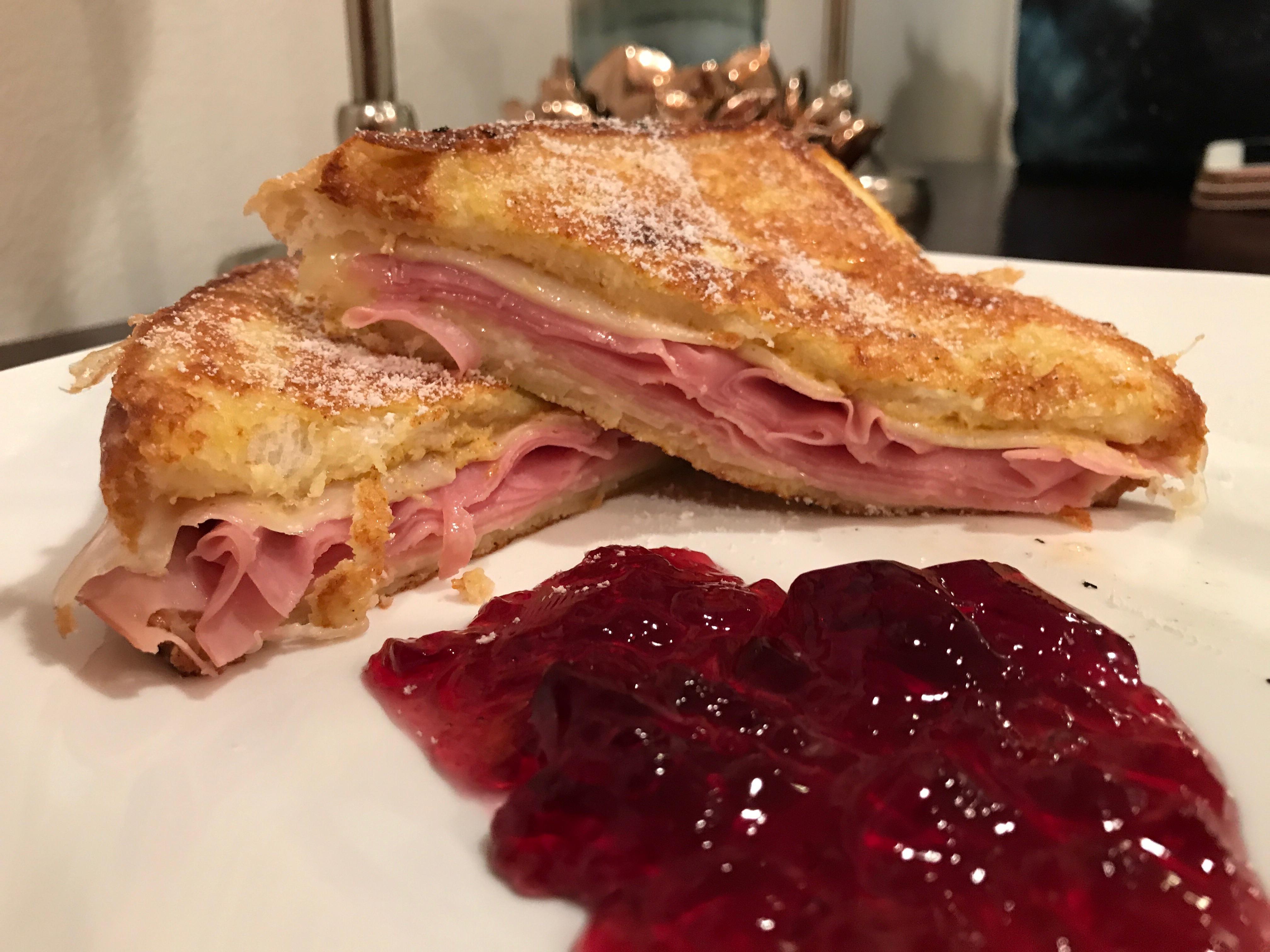 [Homemade] Monte Cristo sandwich with grape jelly r/food
