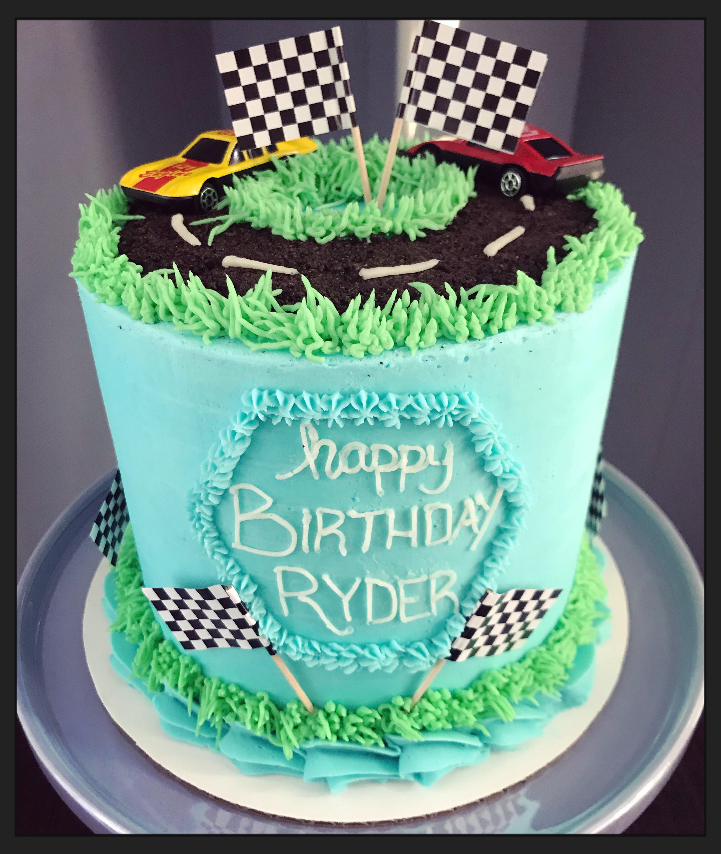 Race car cake for a little one’s birthday I made r/Baking