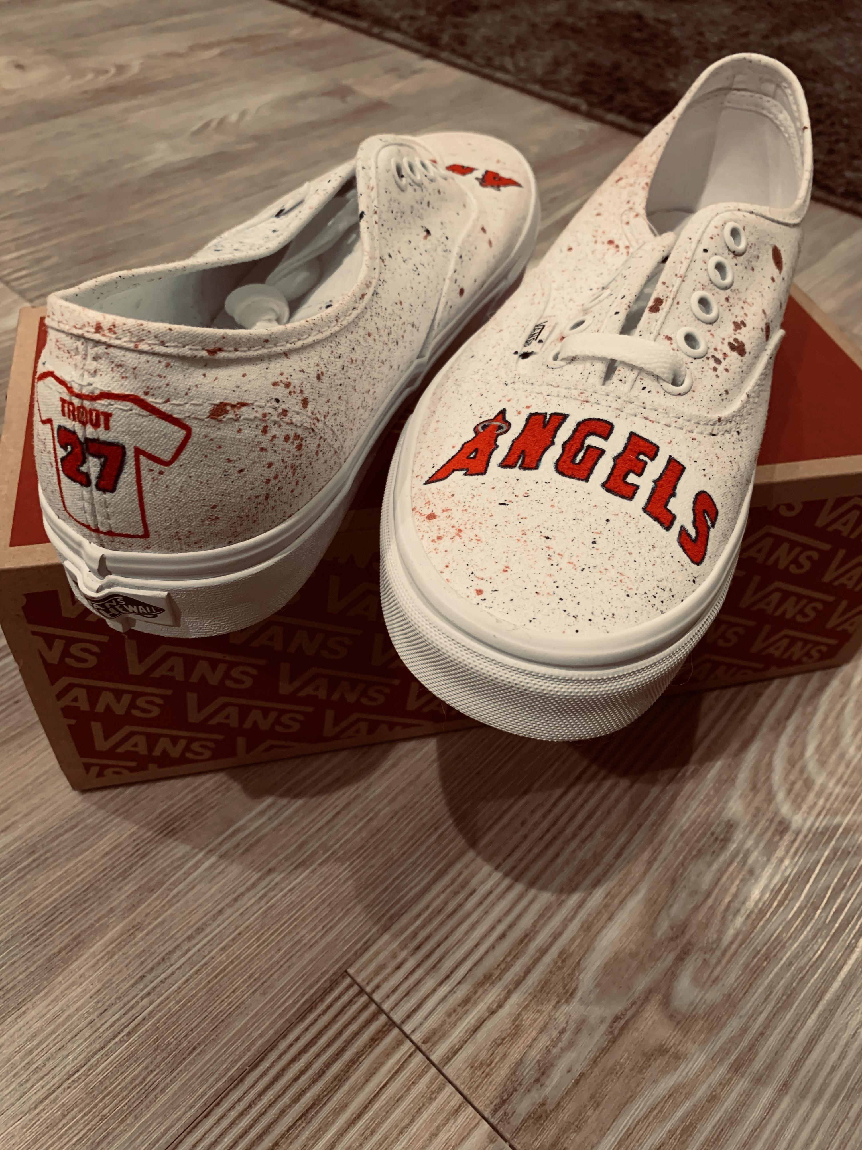 Girlfriend’s coworker dies custom paint work on shoes. She came in