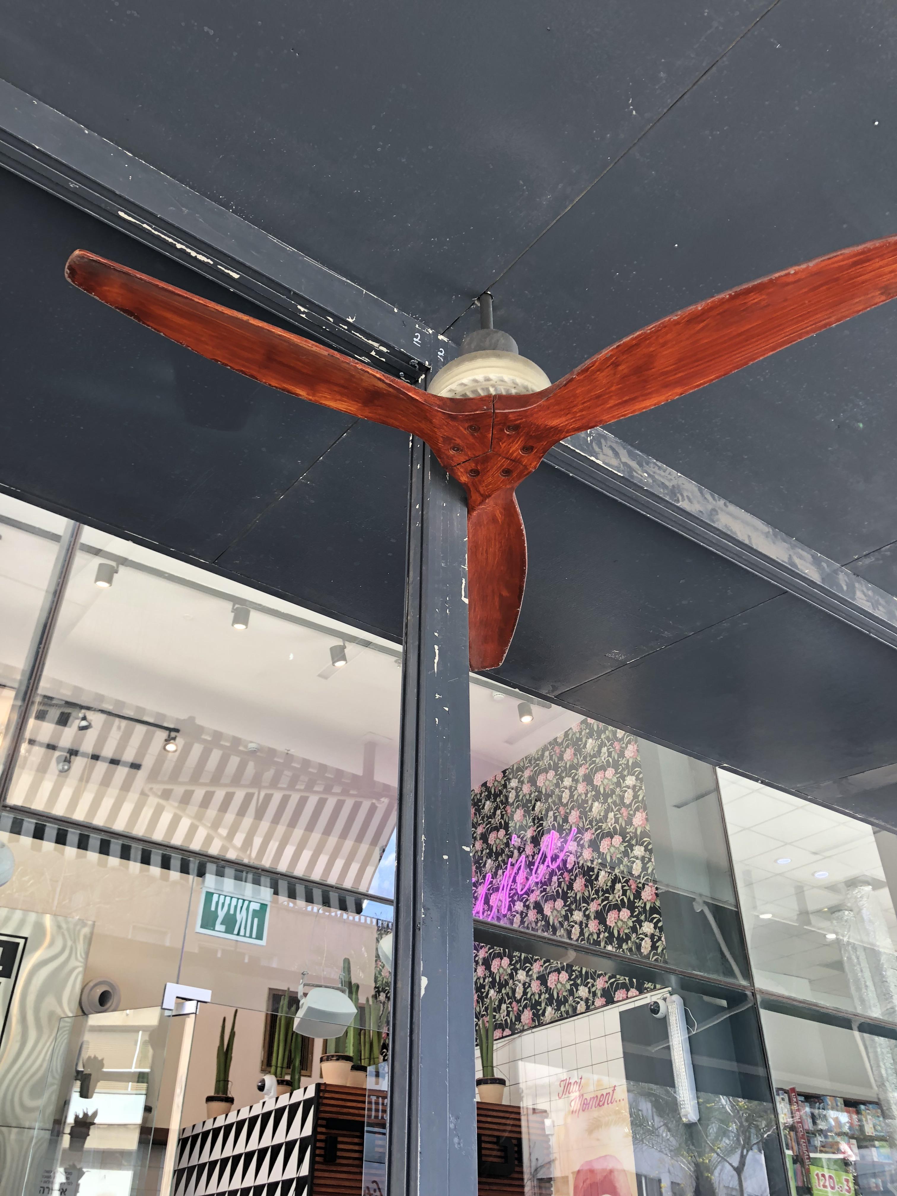 This ceiling fan placement r/CrappyDesign