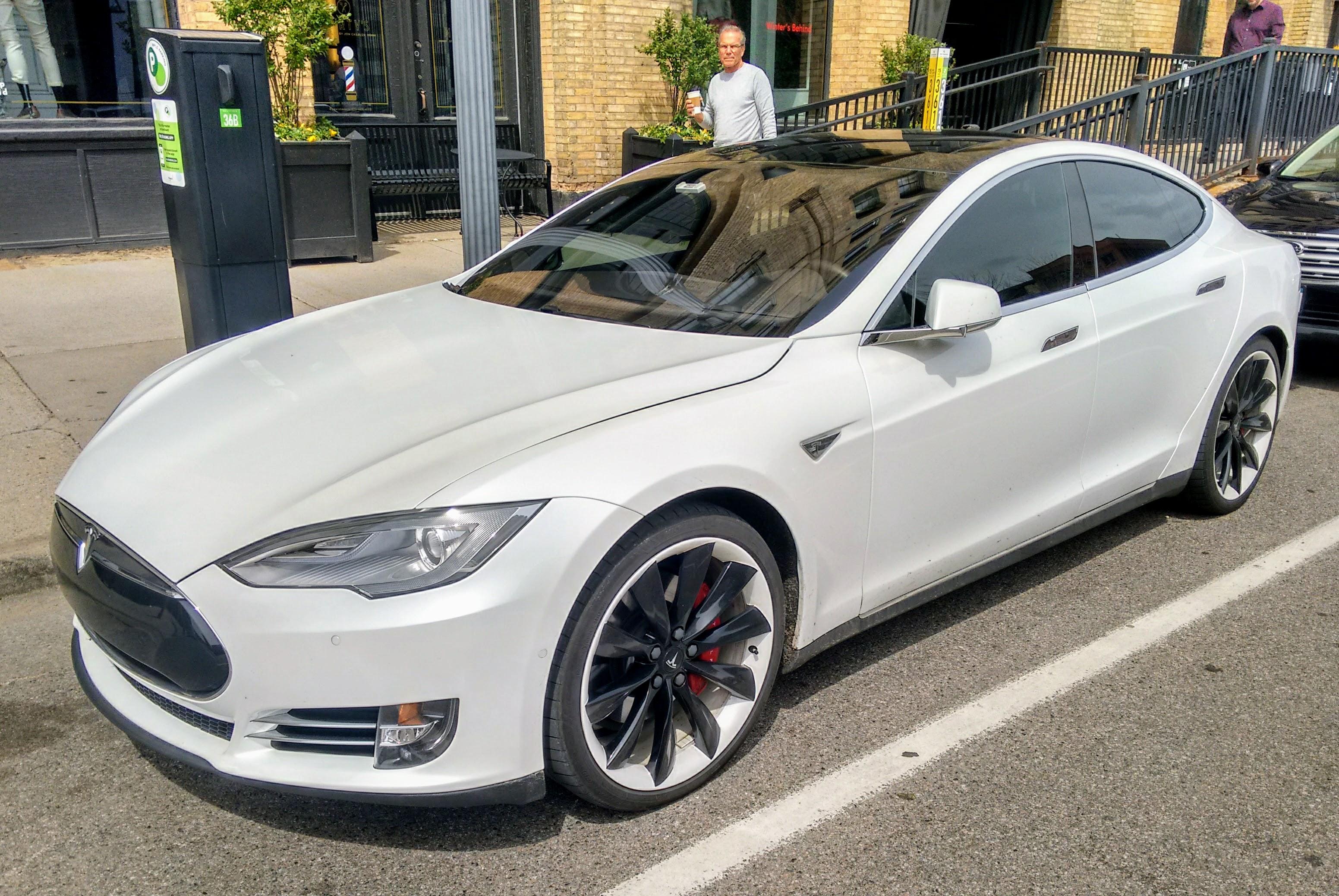 [Tesla Model S] spotted in Minneapolis, MN r/spotted