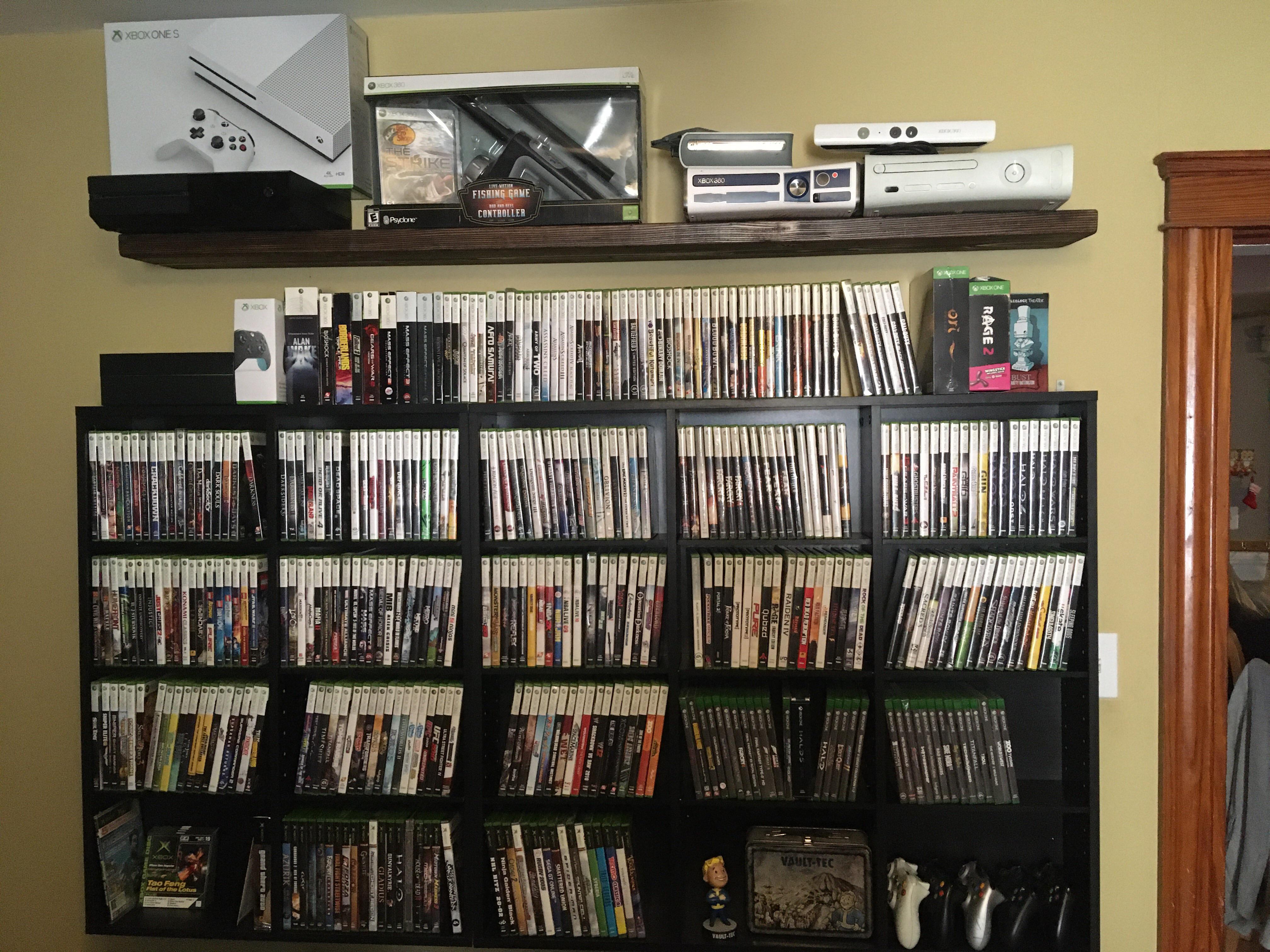 Got some new shelves, now i can fully seperate my Xbox stuff r/xbox360