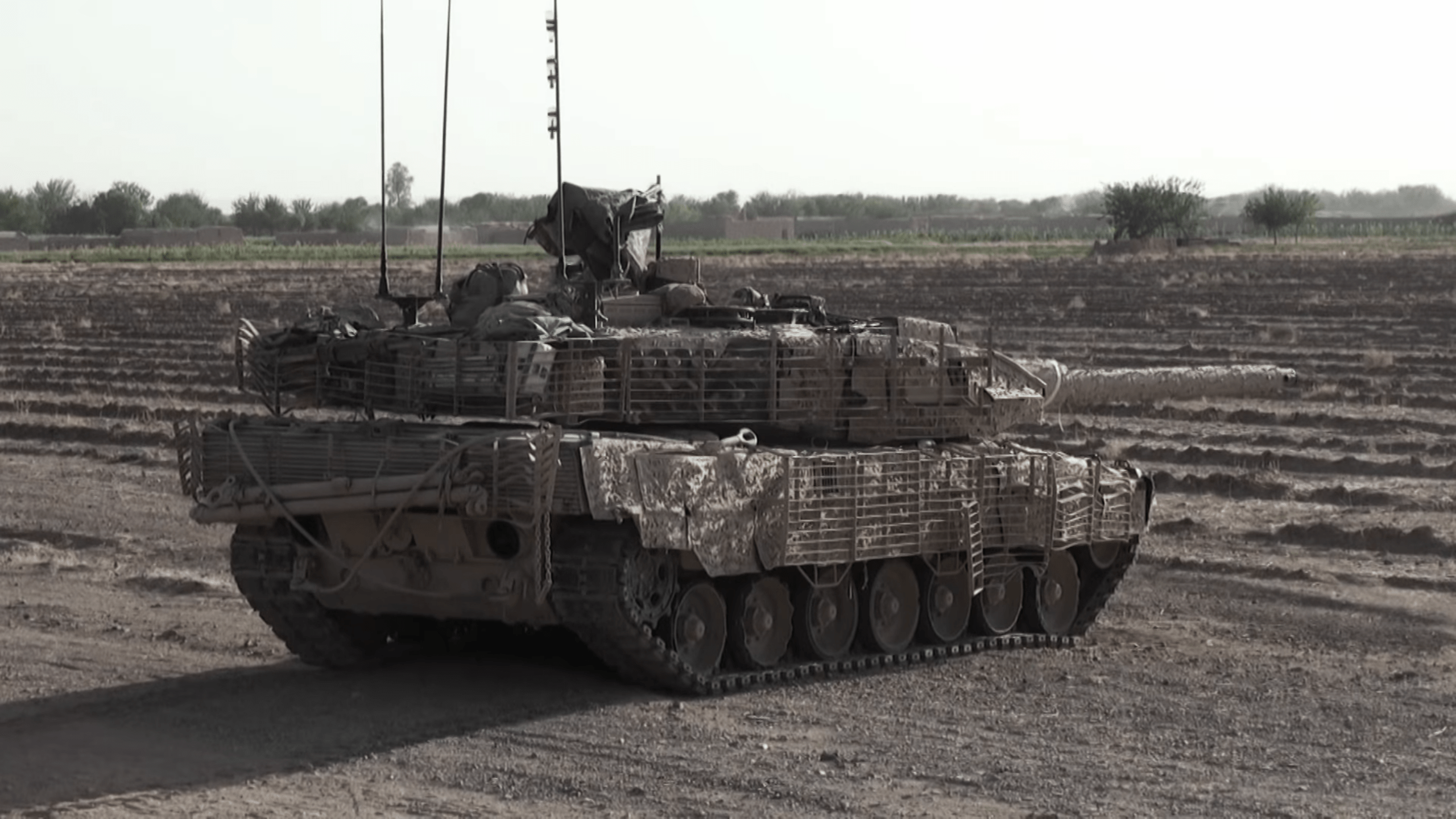 Canadian leopard 2a6 in Kandahar, Afghanstan r/TankPorn
