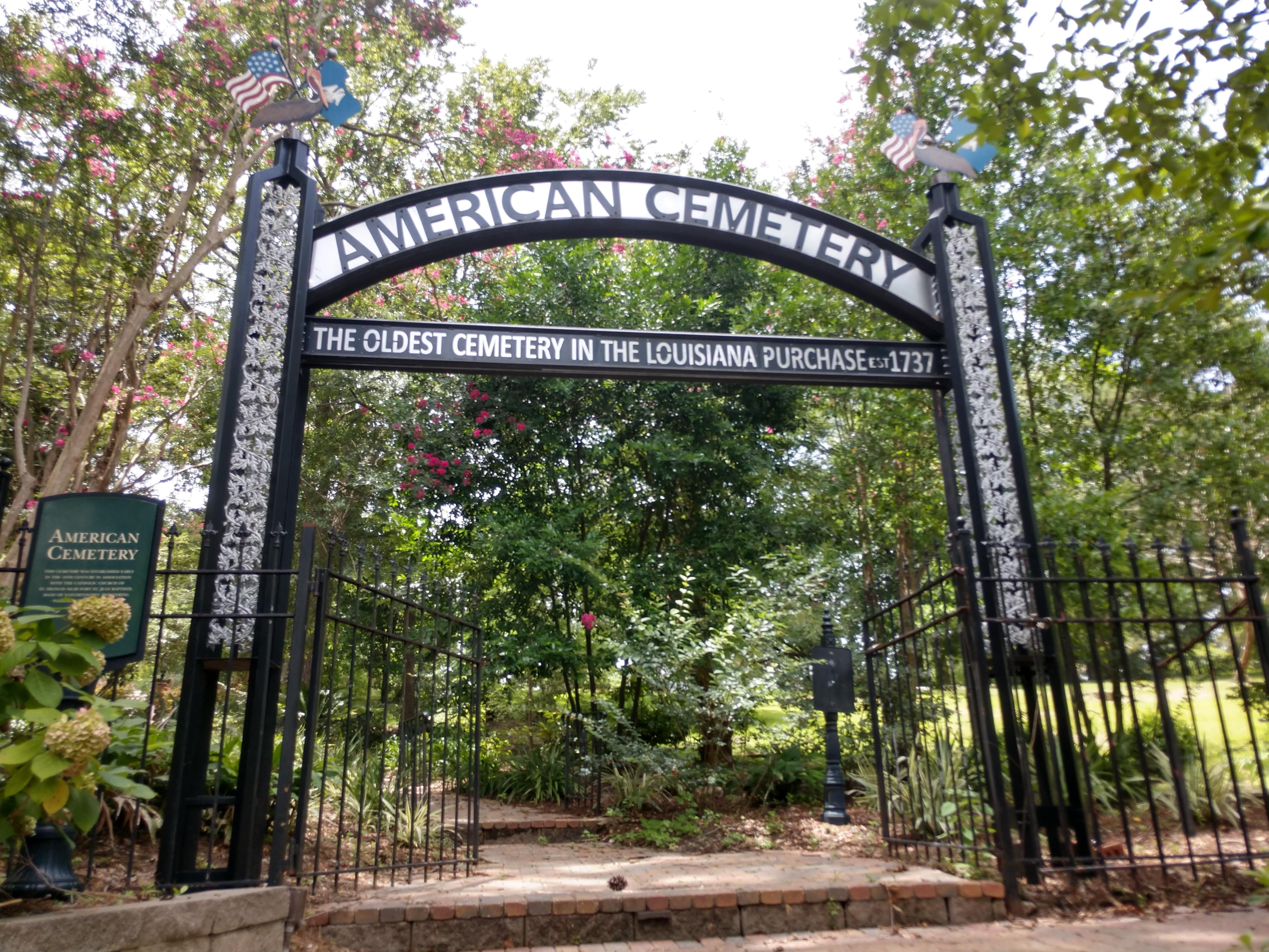 Oldest Cemetery in the Louisiana Purchase {4000 X 300} r/CemeteryPorn