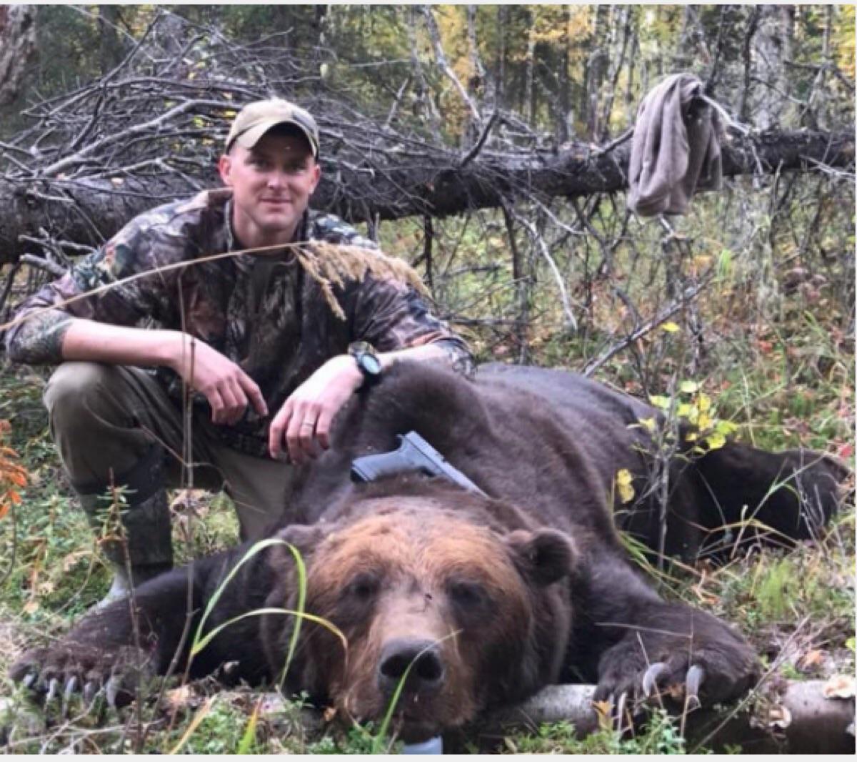 Alaskans Stop Grizzly Bear Charge with Glock 10mm On Elmendorf