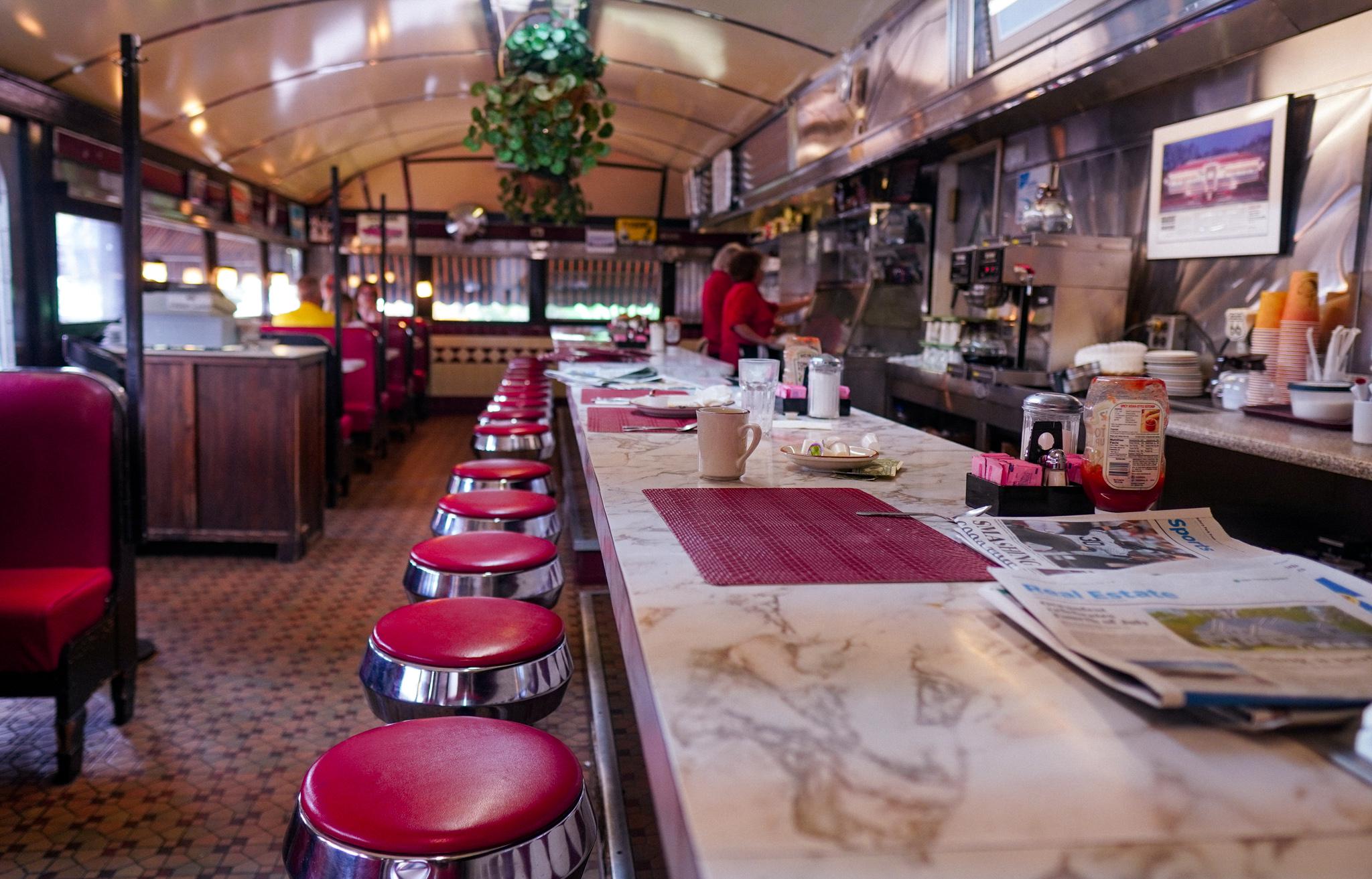 Original railroad car diner Wall, NJ r/CozyPlaces