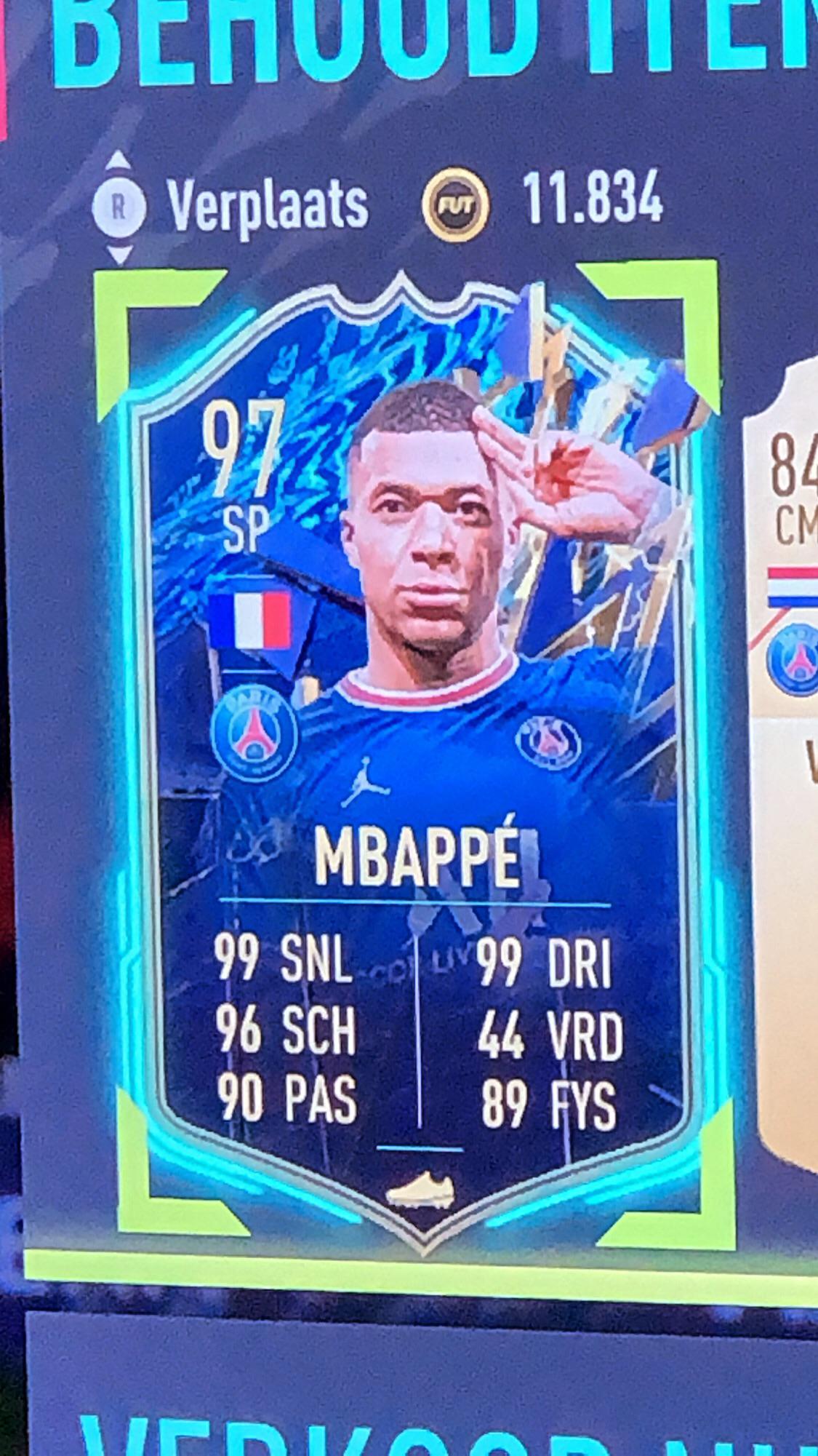 Rare gold pack r/fut