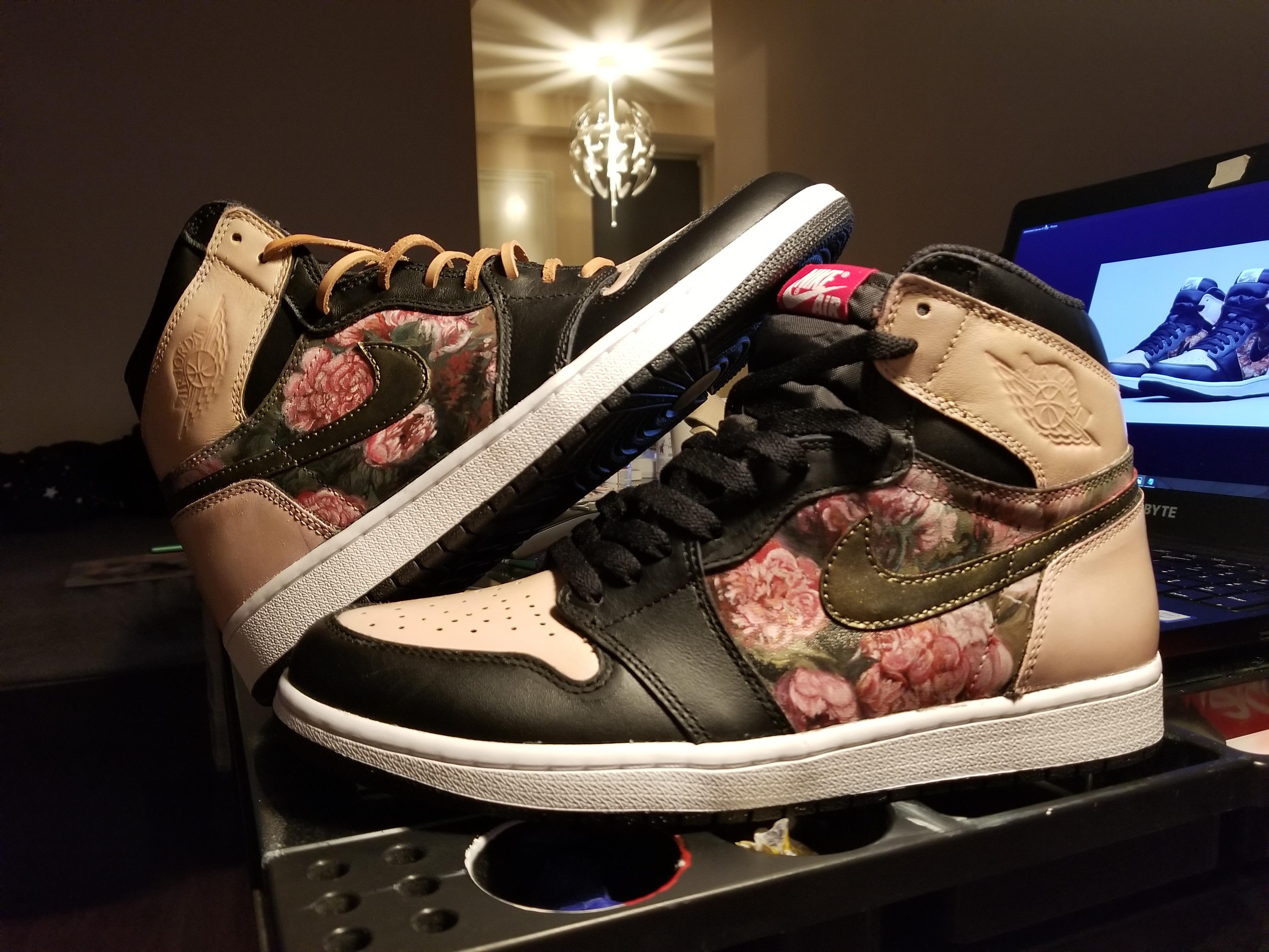 First custom, thought you guys might enjoy it. Air Jordan 1 'Floral