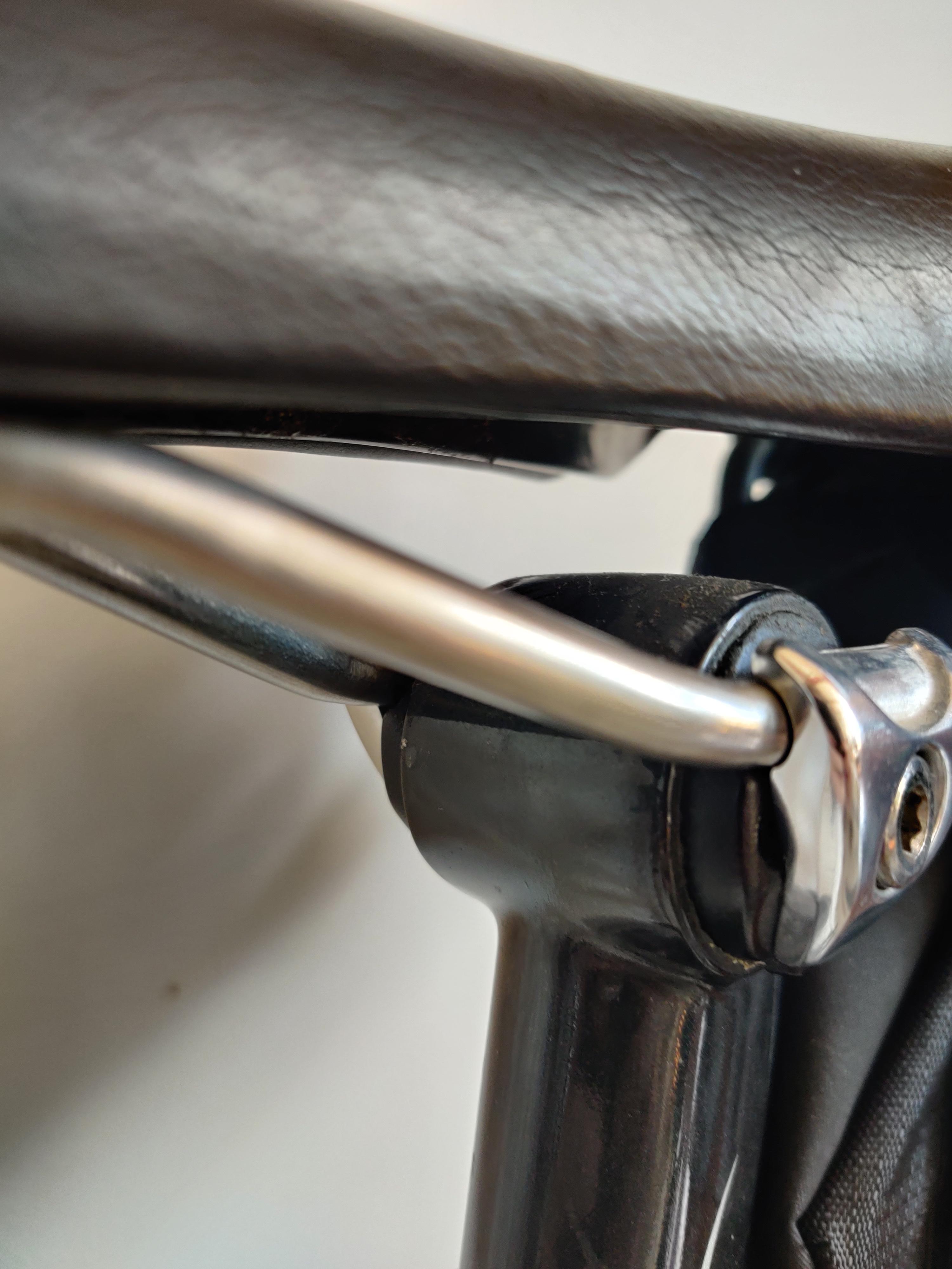 Can I convert this Trek seat post to allow for carbon rails? INFO IN