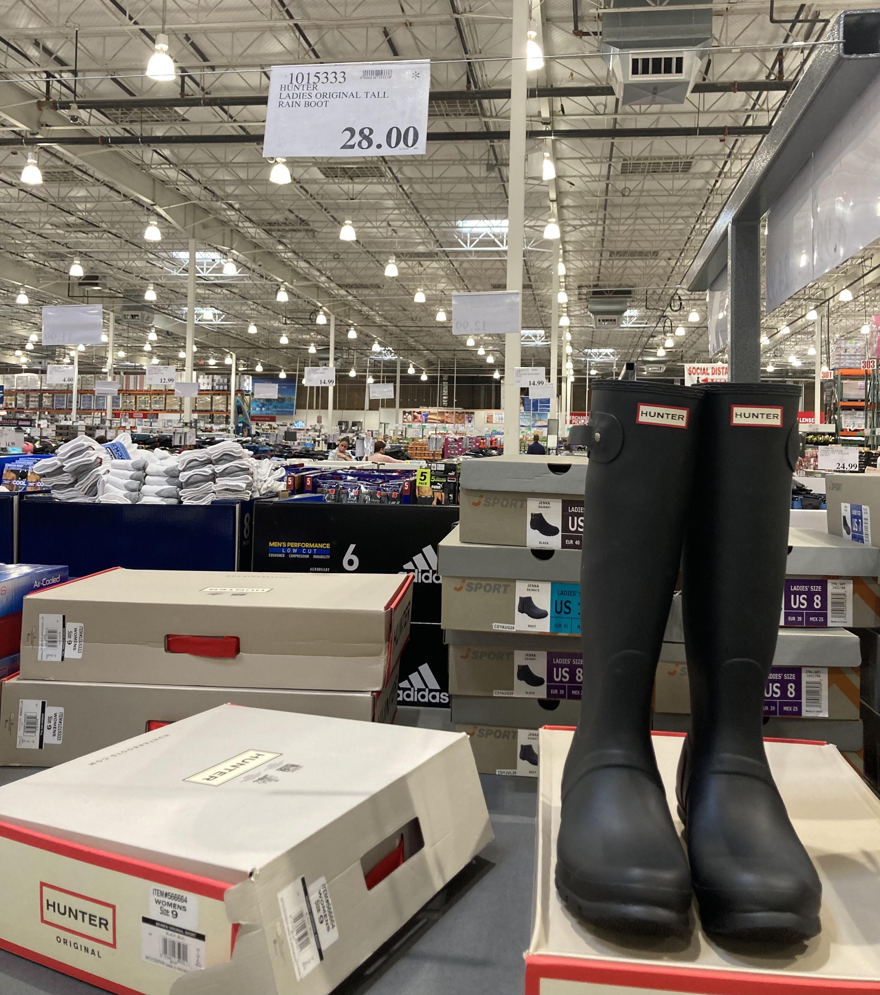 Finally scored an awesome clearance deal. Hunter boots for 28, snagged