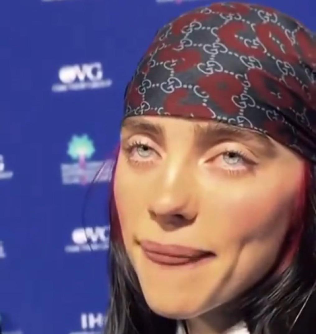 If She Stares At You Like This… 🫠 r/BillieEilishBreasts