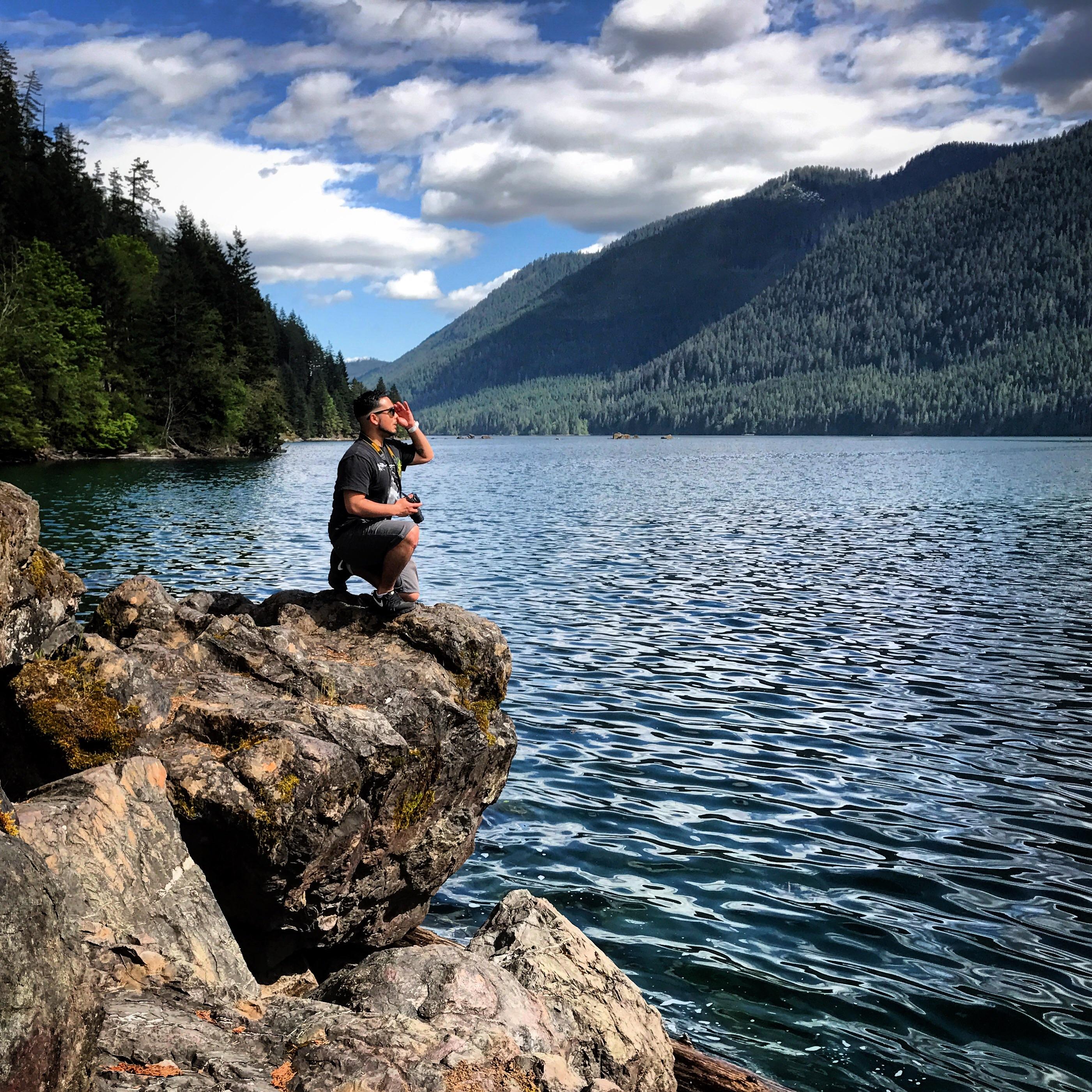 Me at Lake Cushman, Washington State [OC] IGdawophotos r/EarthPorn