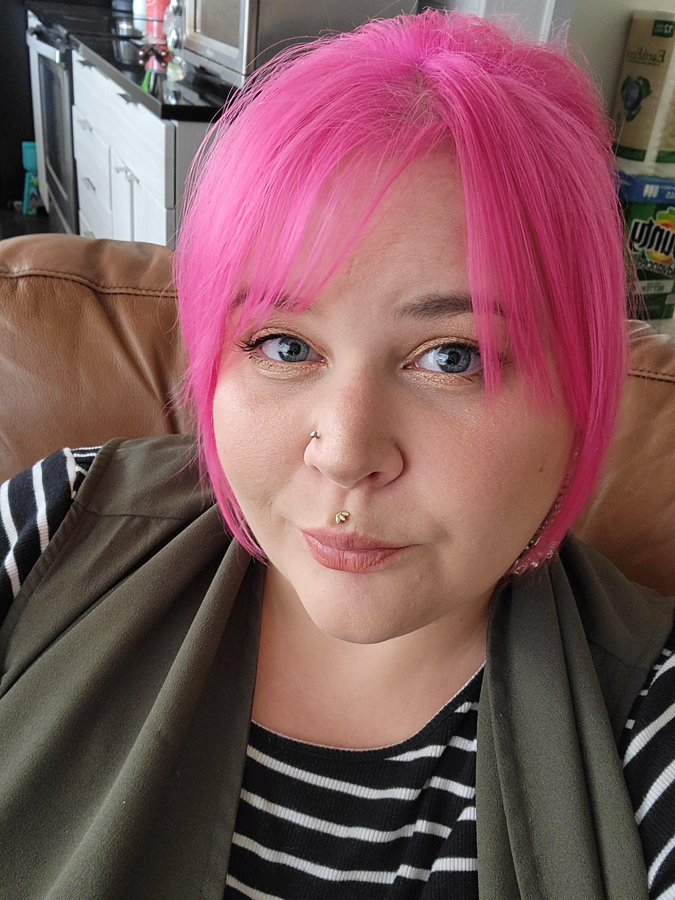 Deep Blue Eyes to Match my Soul r/DemEyesDoe