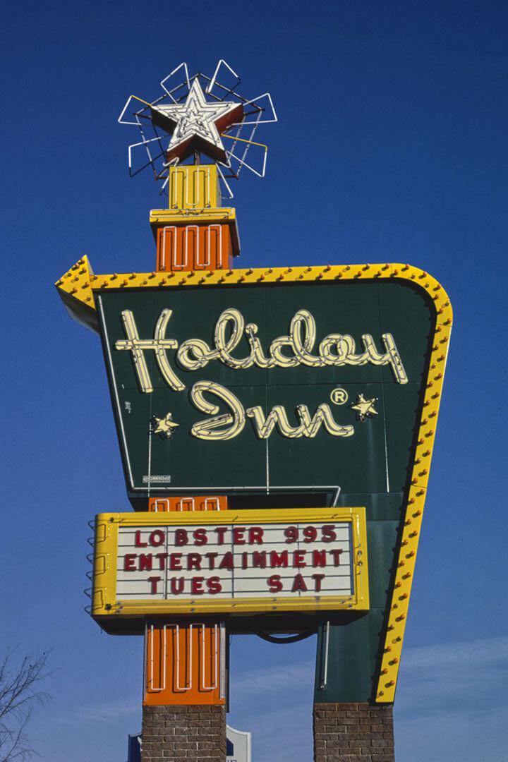 Holiday Inn signs in the 70s and 80s r/nostalgia