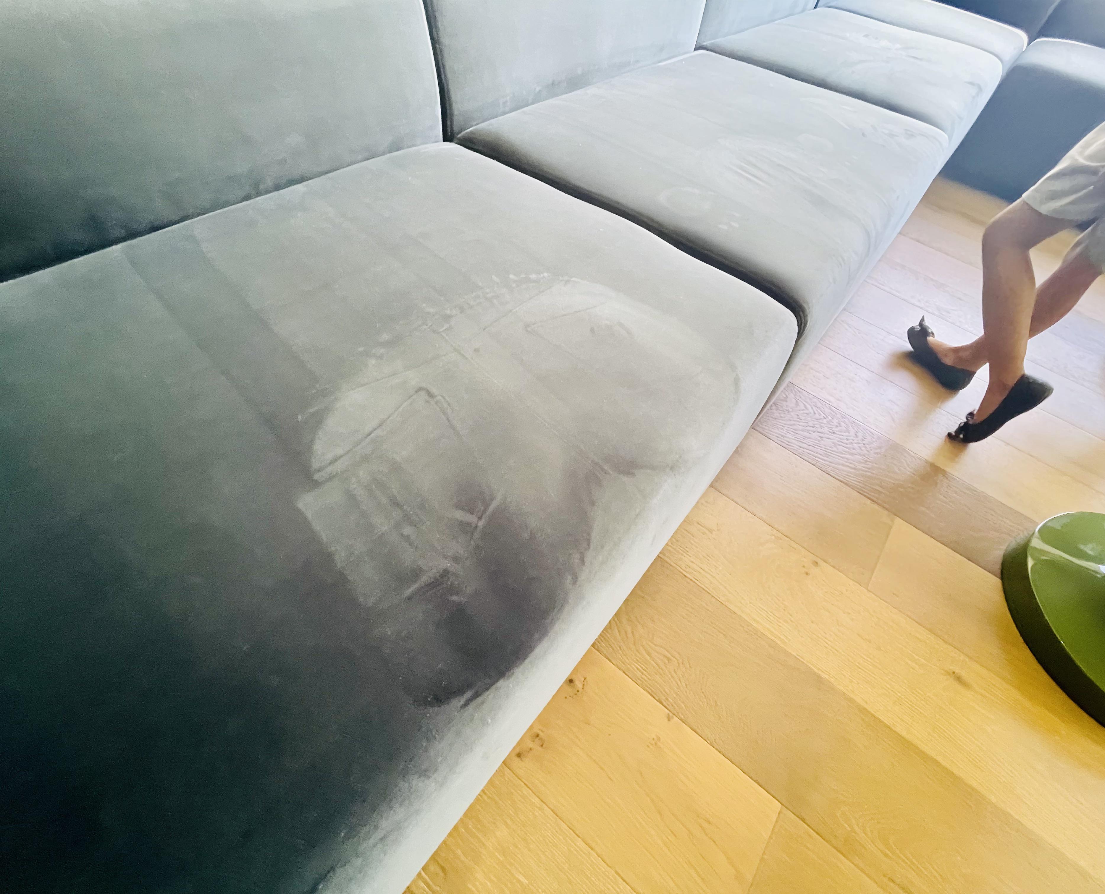 This couch catches really detailed buttprints. r/CrappyDesign