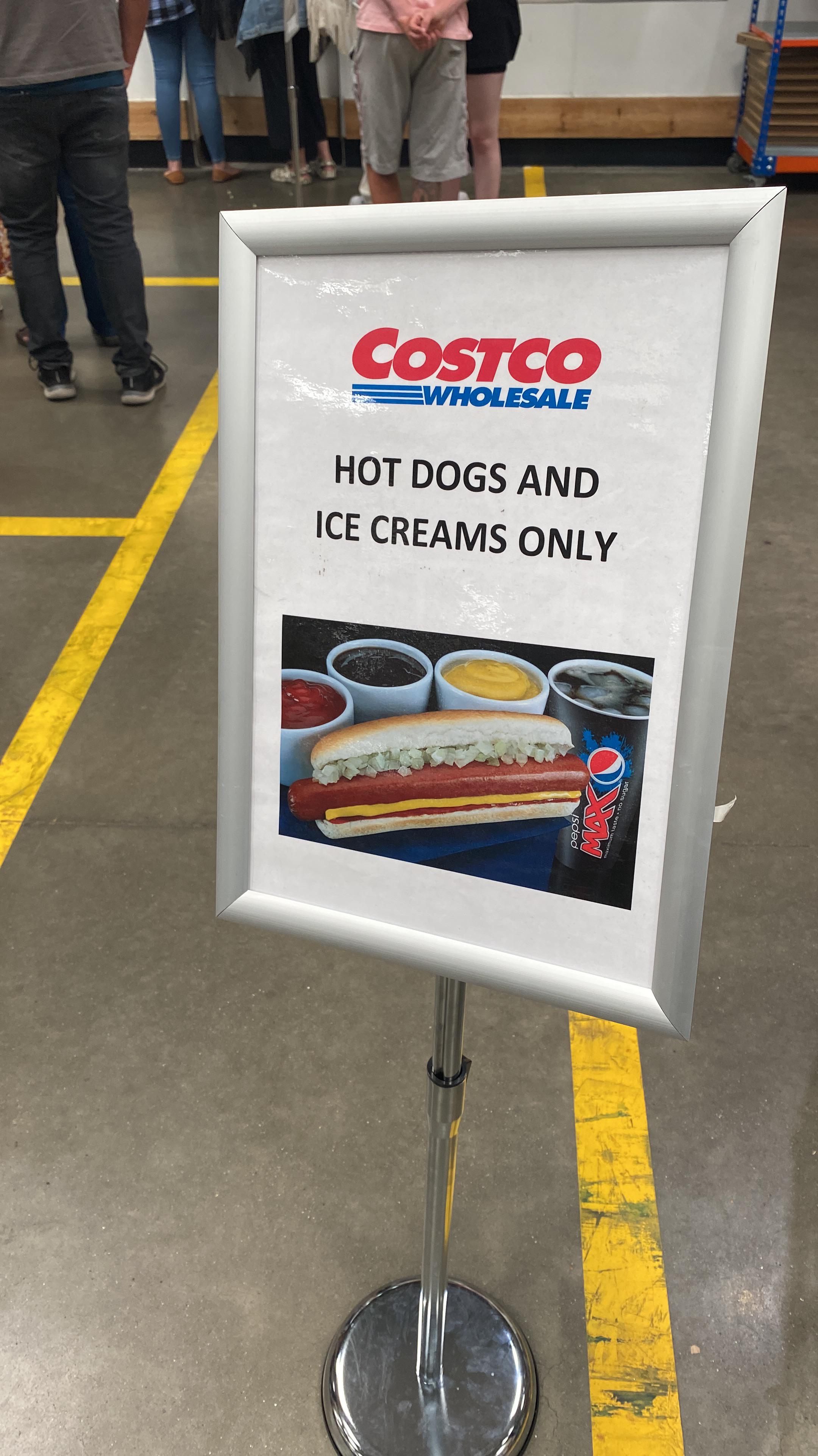 costco near me has introduced a queue in the food court only for