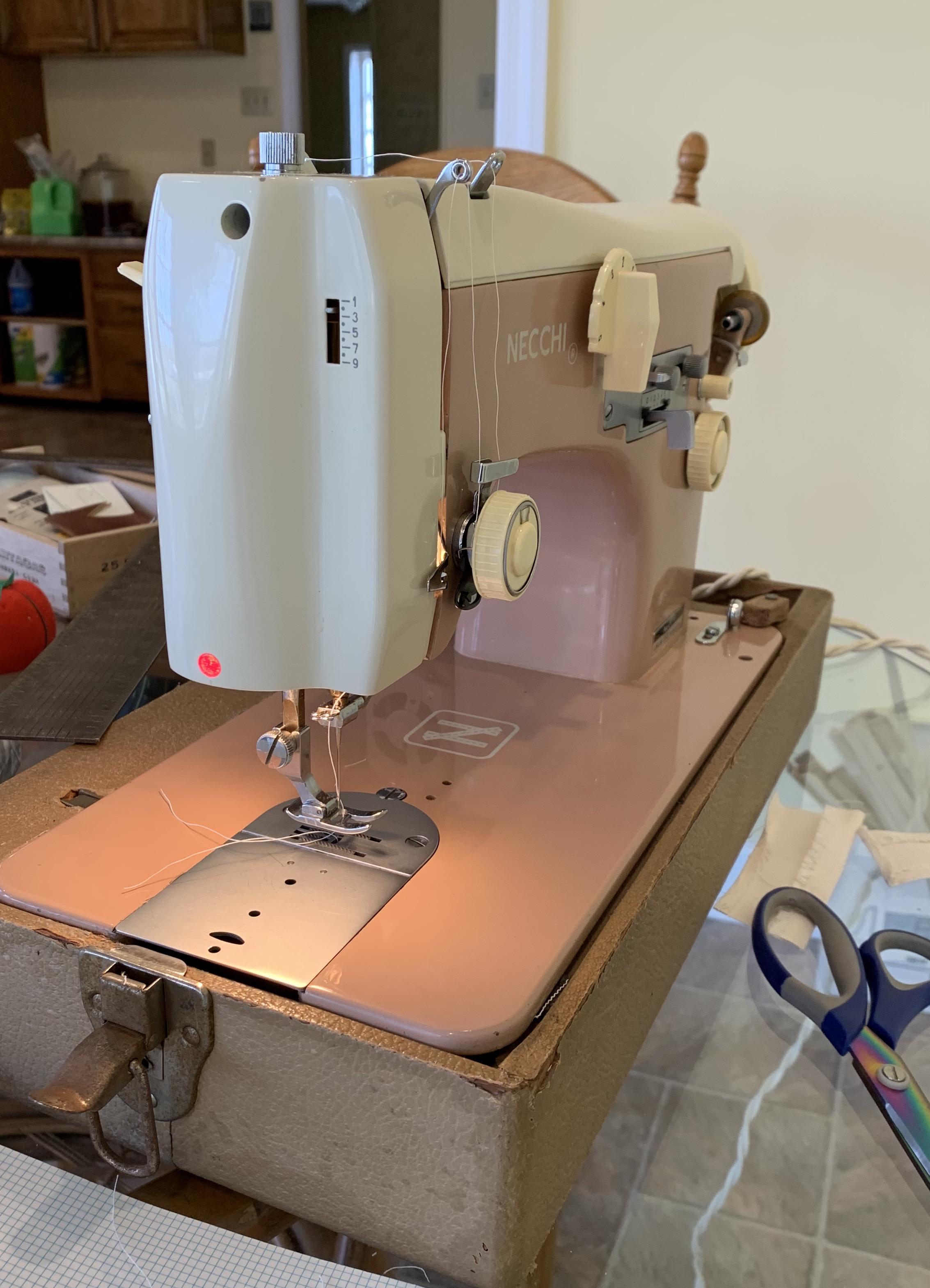 That little red light is one of my favorite things about my vintage