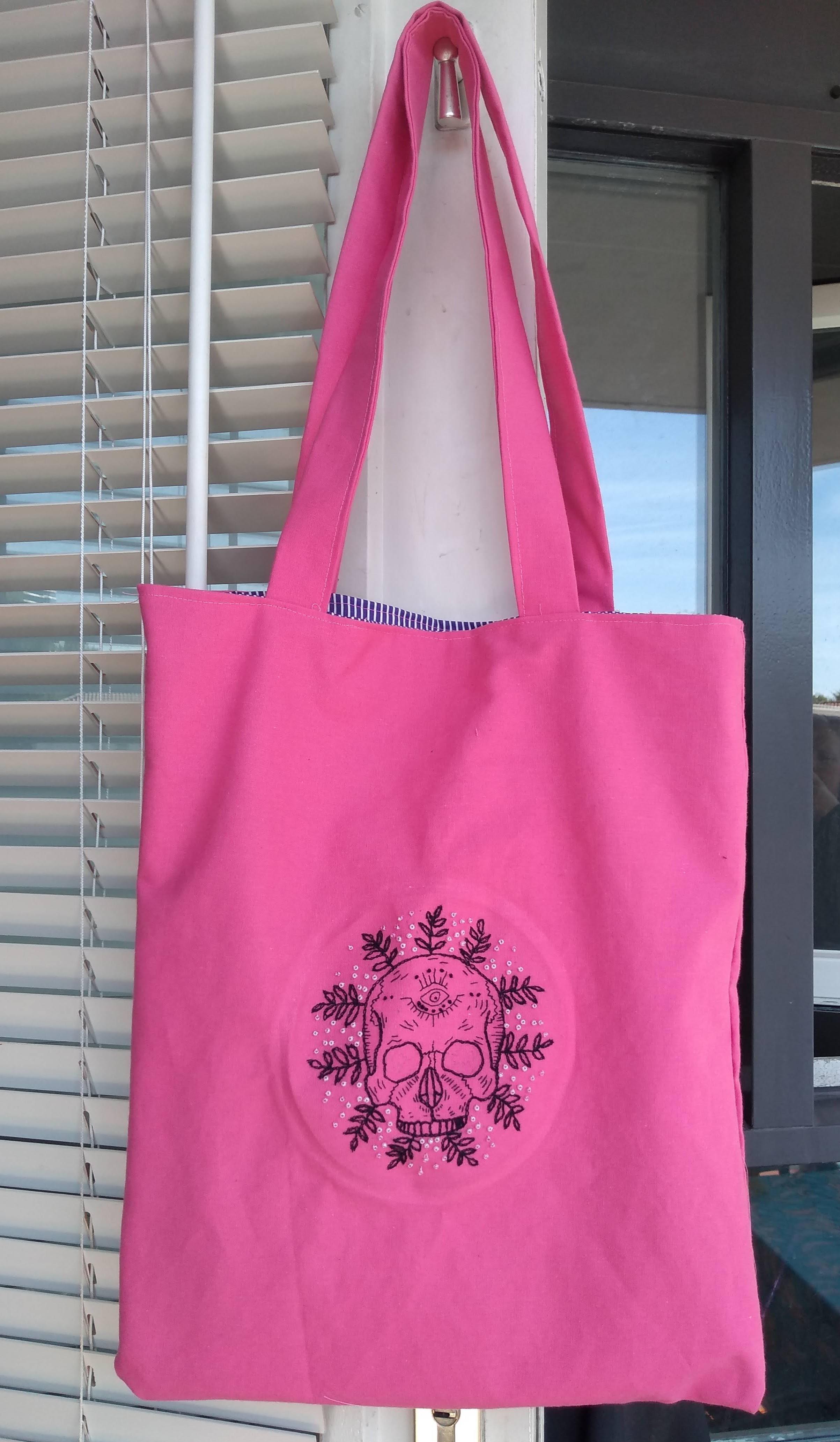 I made and embroidered a tote bag, pretty happy with how it turned out! It even has a little