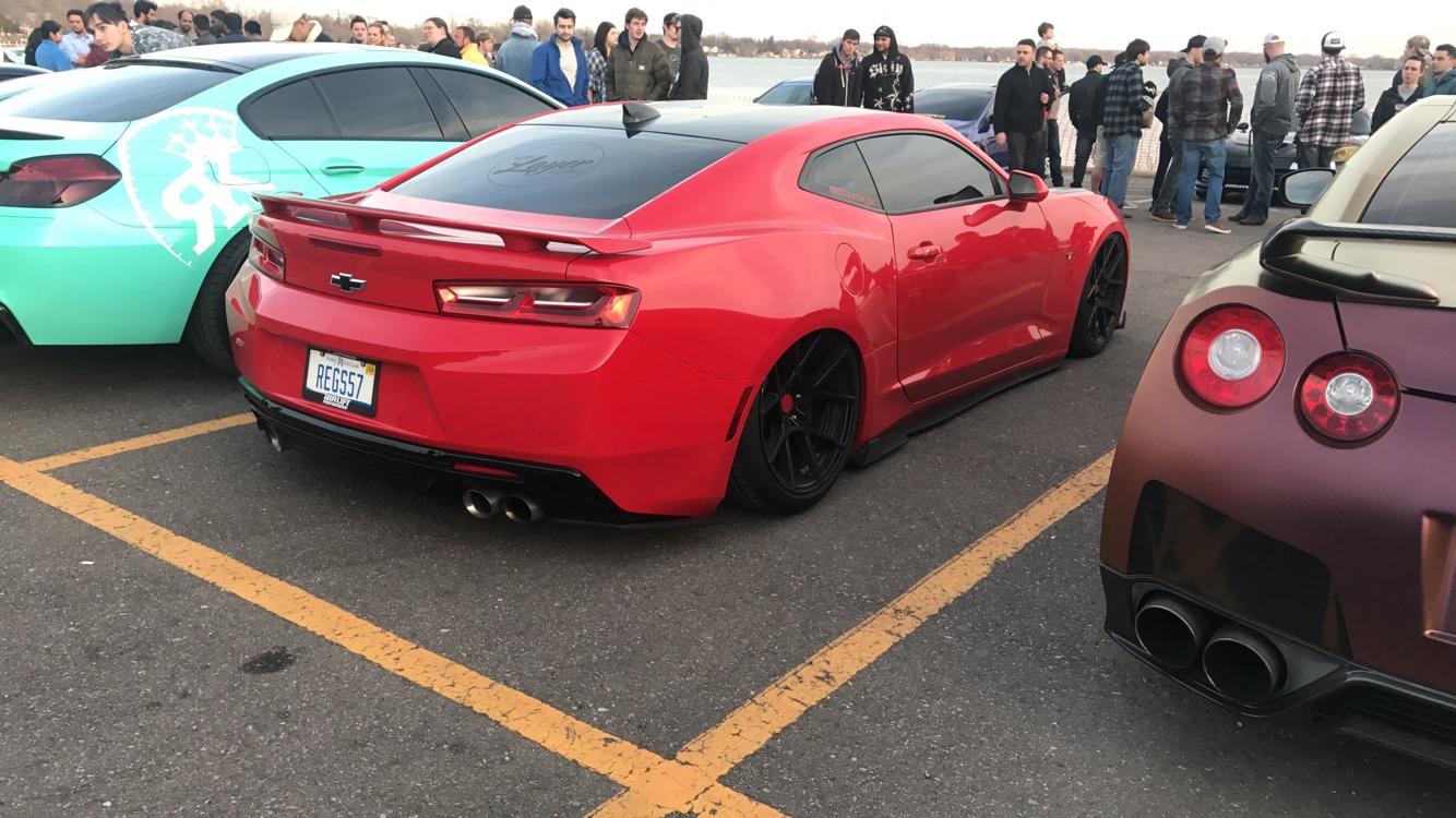 Bagged 6th gen camaro Walled Lake, Michigan [OC] r/carporn