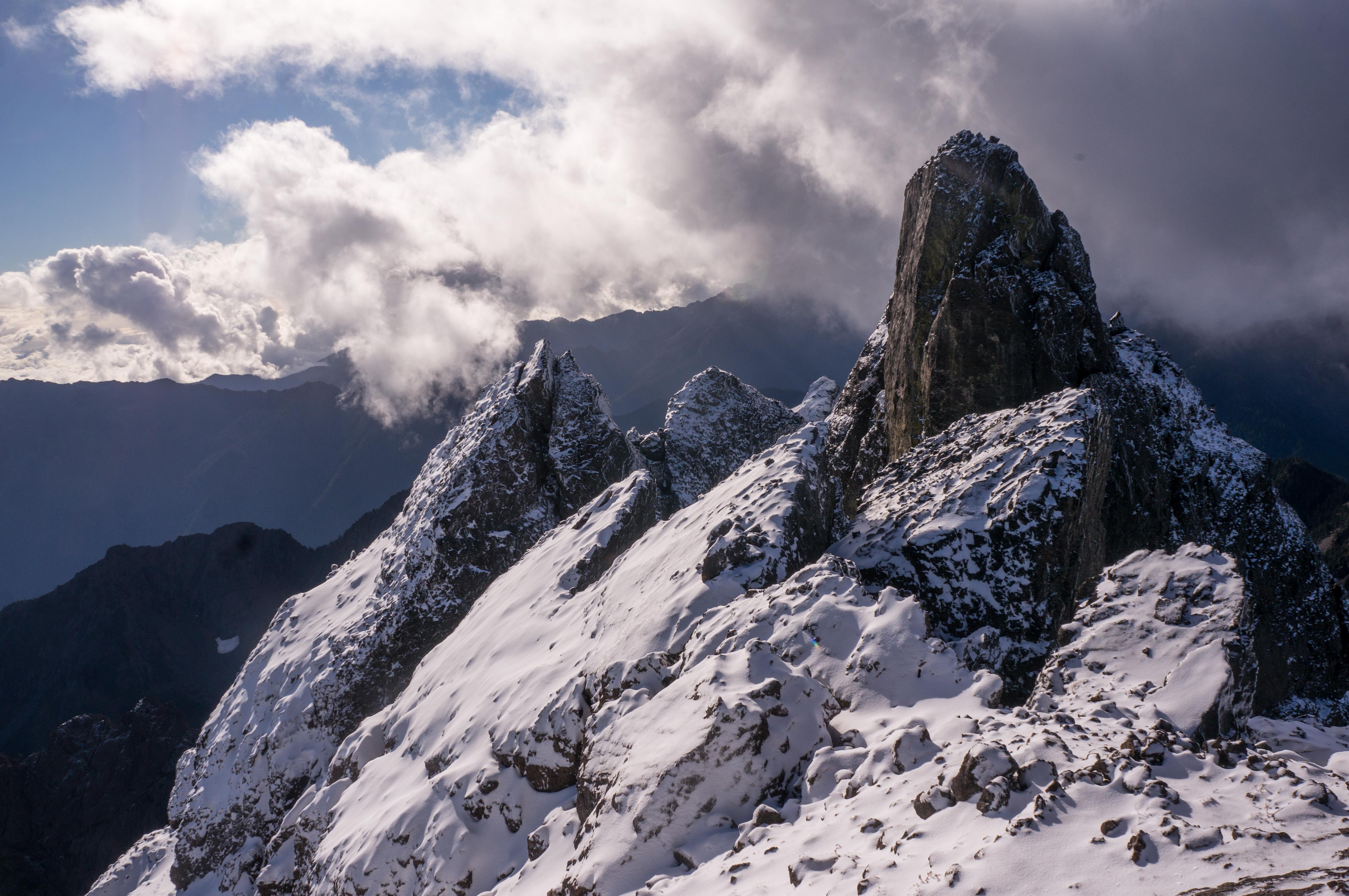 Snowy scramble up Mount Constance, WA earlier today. r/Mountaineering