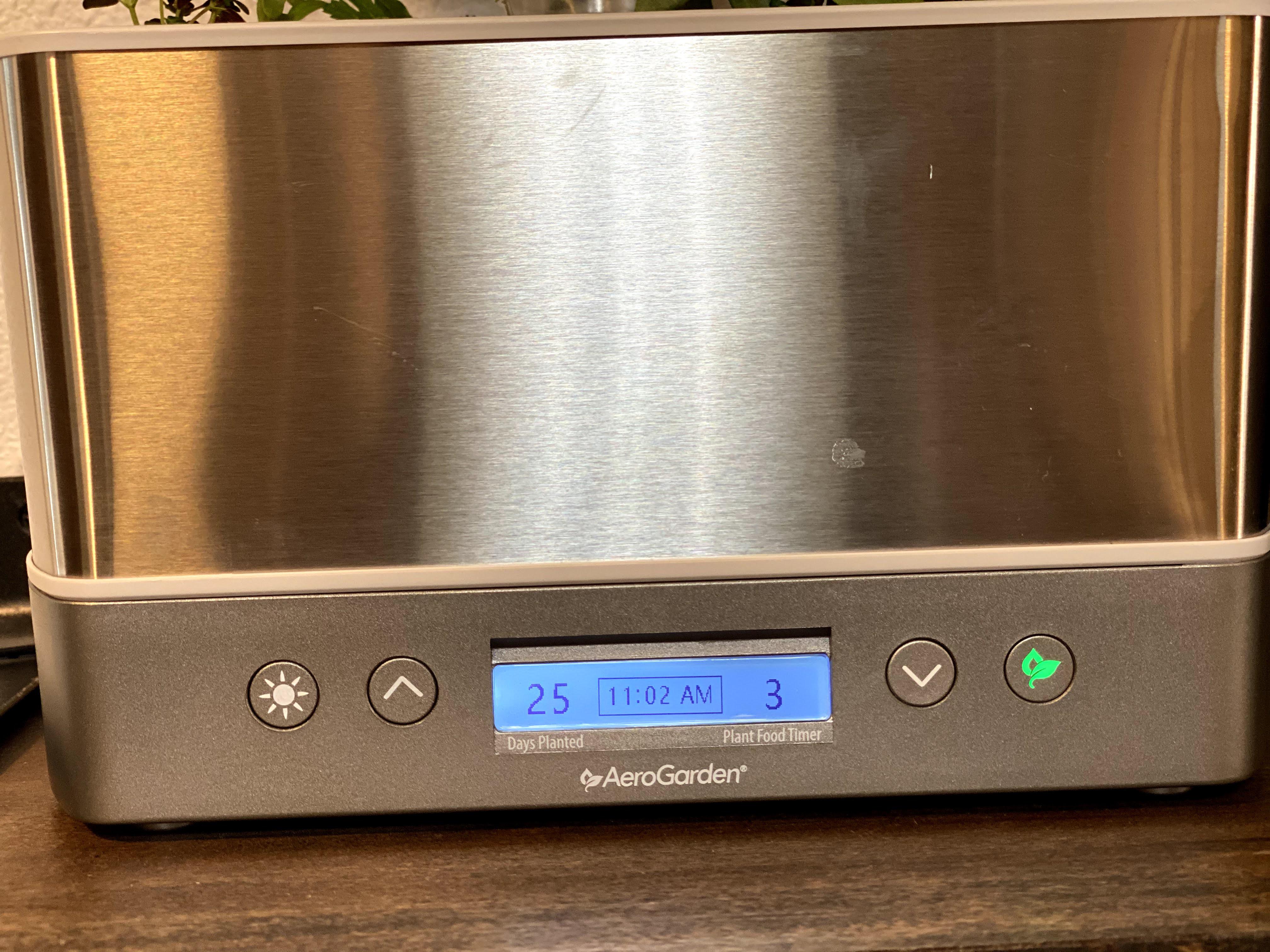 If the aerogarden is unplugged, does it reset the timer? : r/aerogarden