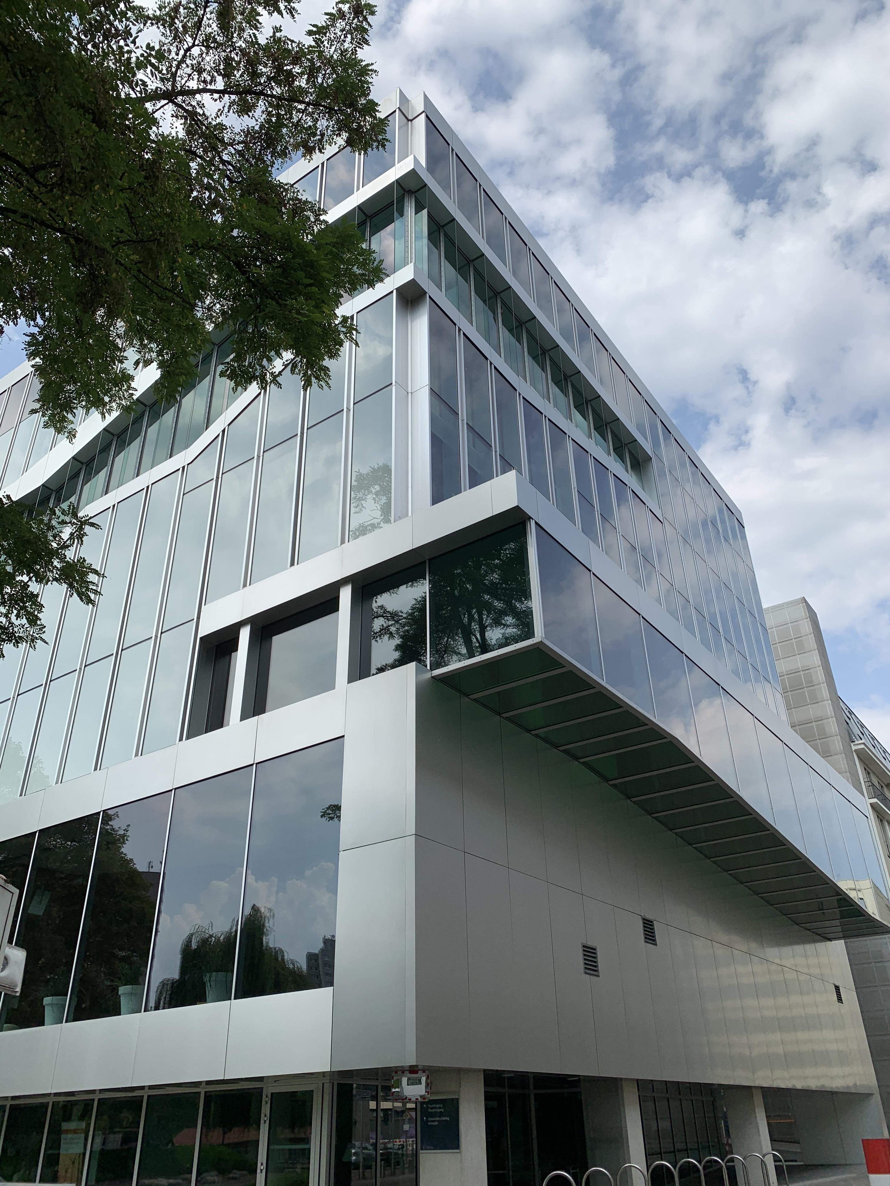 Dutch Embassy in Berlin, OMA Rem Koolhaas, 2004. [OC] r/ArchitecturePorn