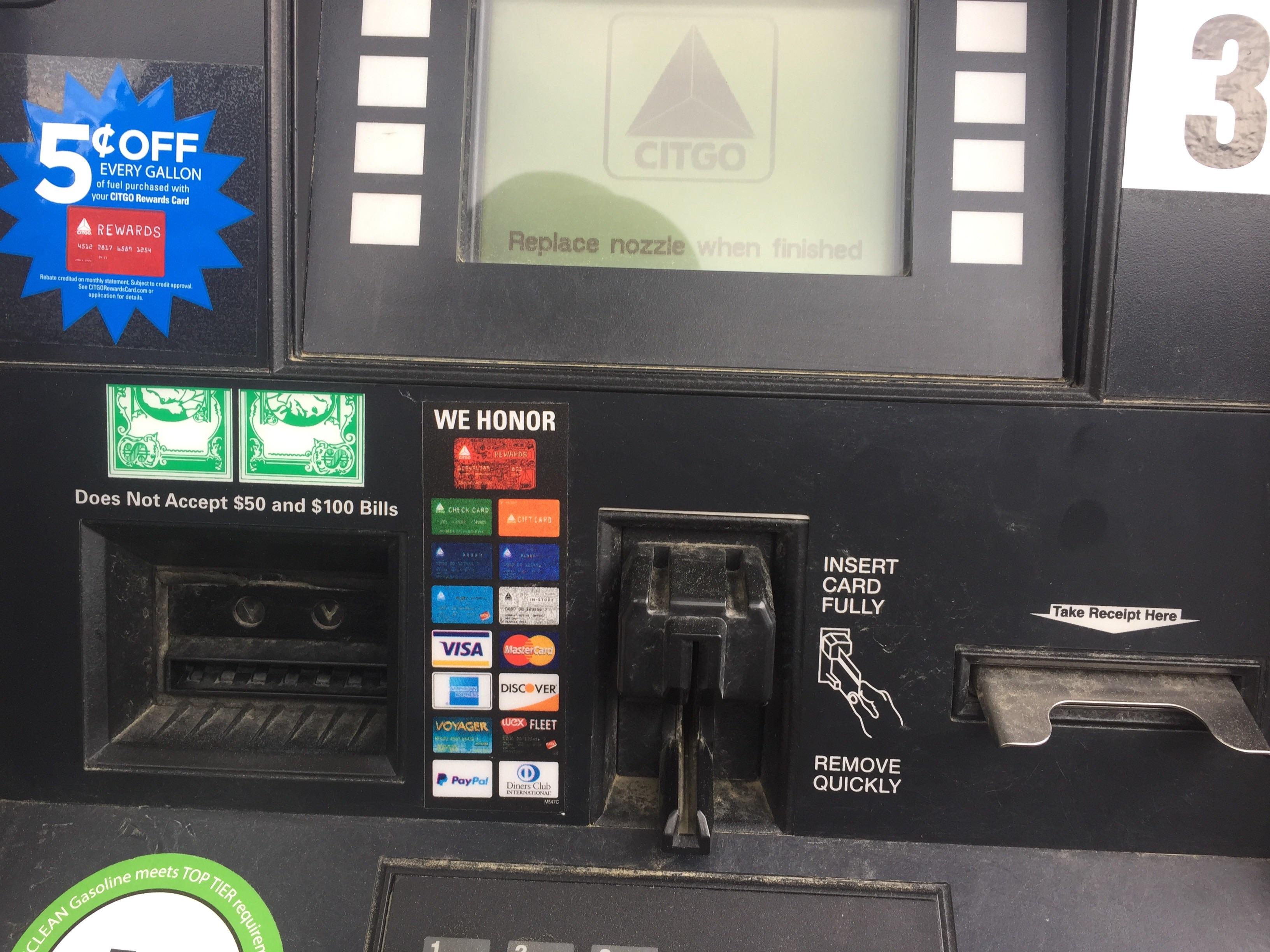 This gas pump that takes cash. : r/mildlyinteresting