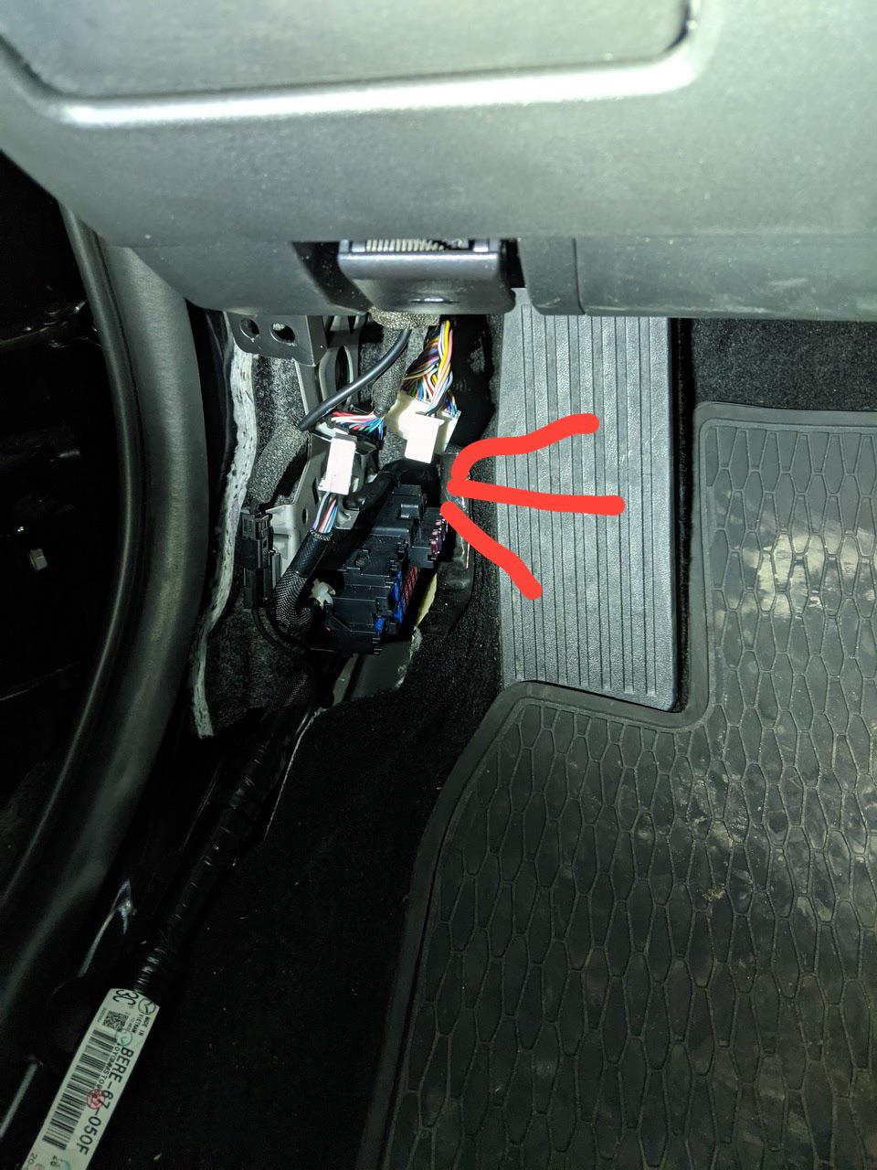 Who has a Mazda 3 turbo sedan 2021 with a VIN that starts with JM1