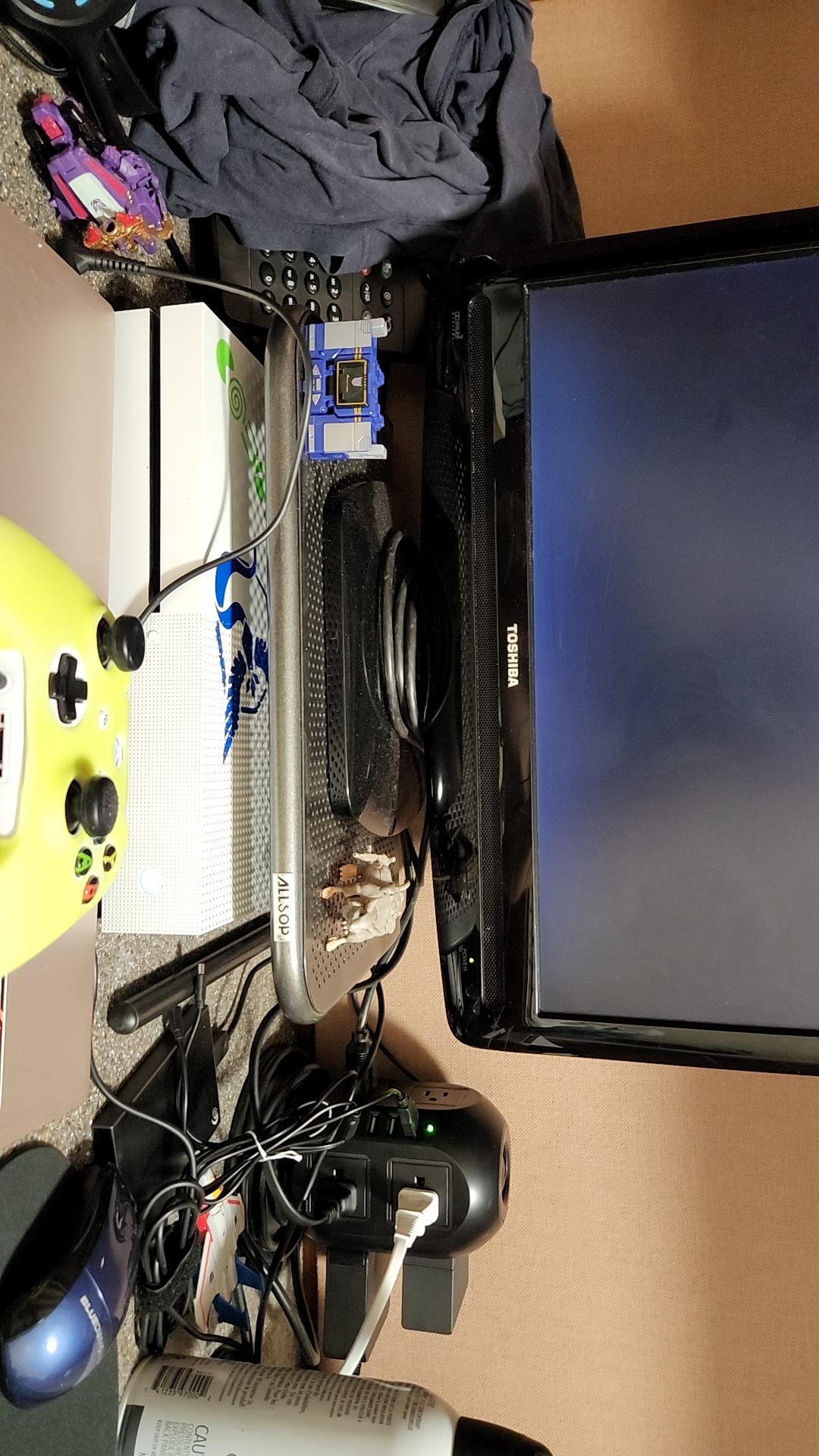 Can anyone explain why I have a black screen when I turn on the Xbox