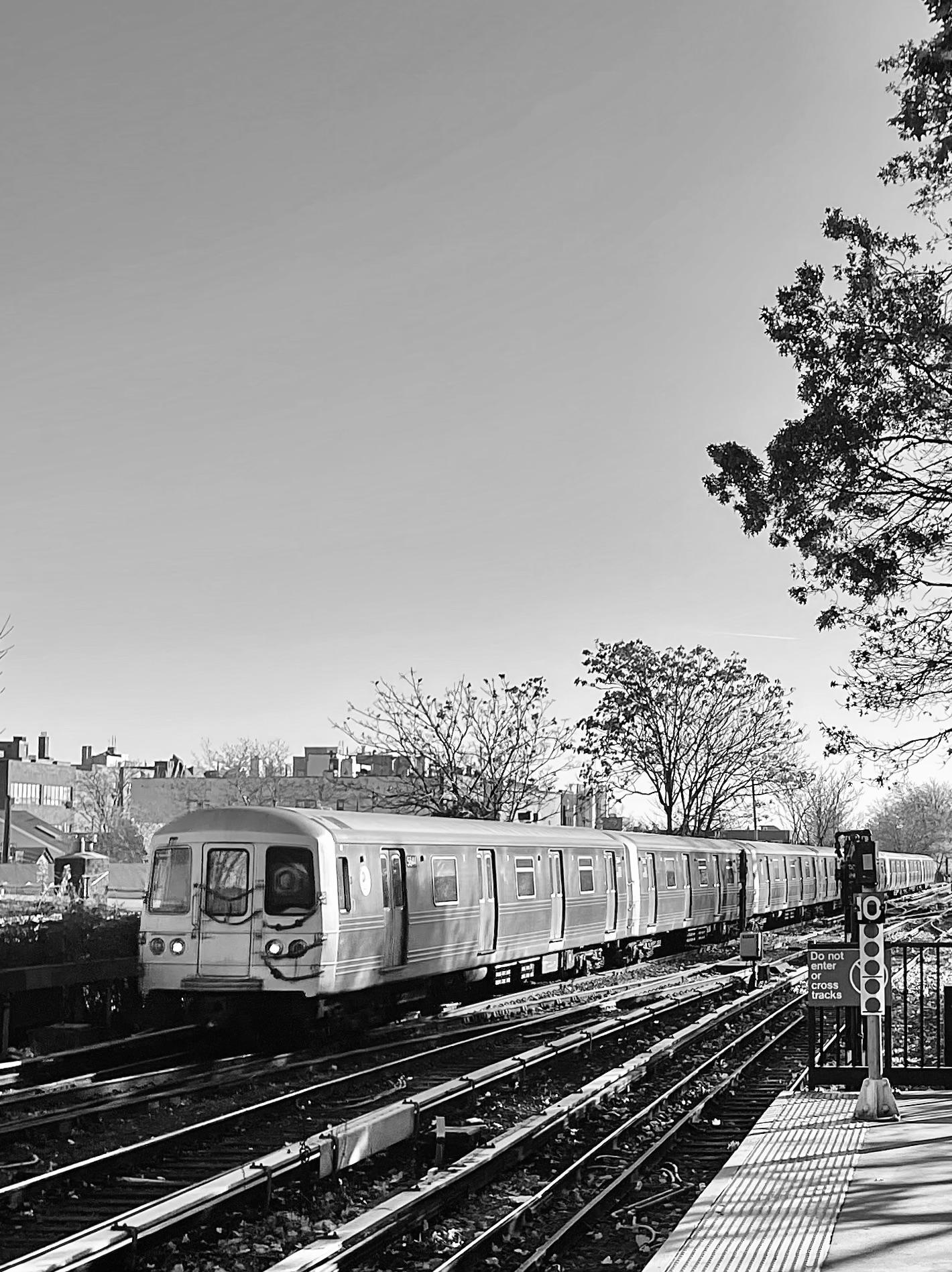 Northbound Q Train Approaching Kings Highway Station NYC. r/pics