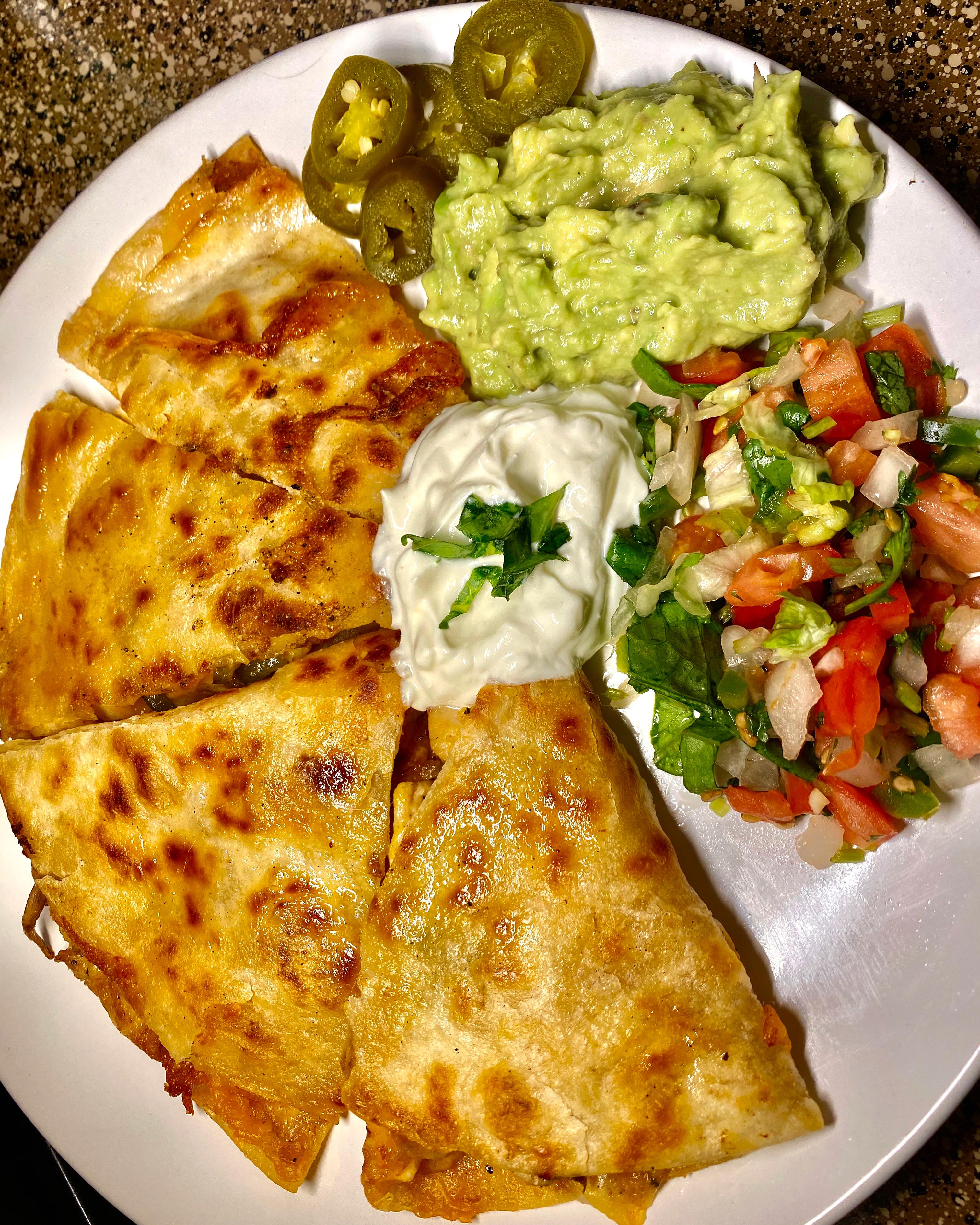 [Homemade] Chipotle chicken quesadillas r/food