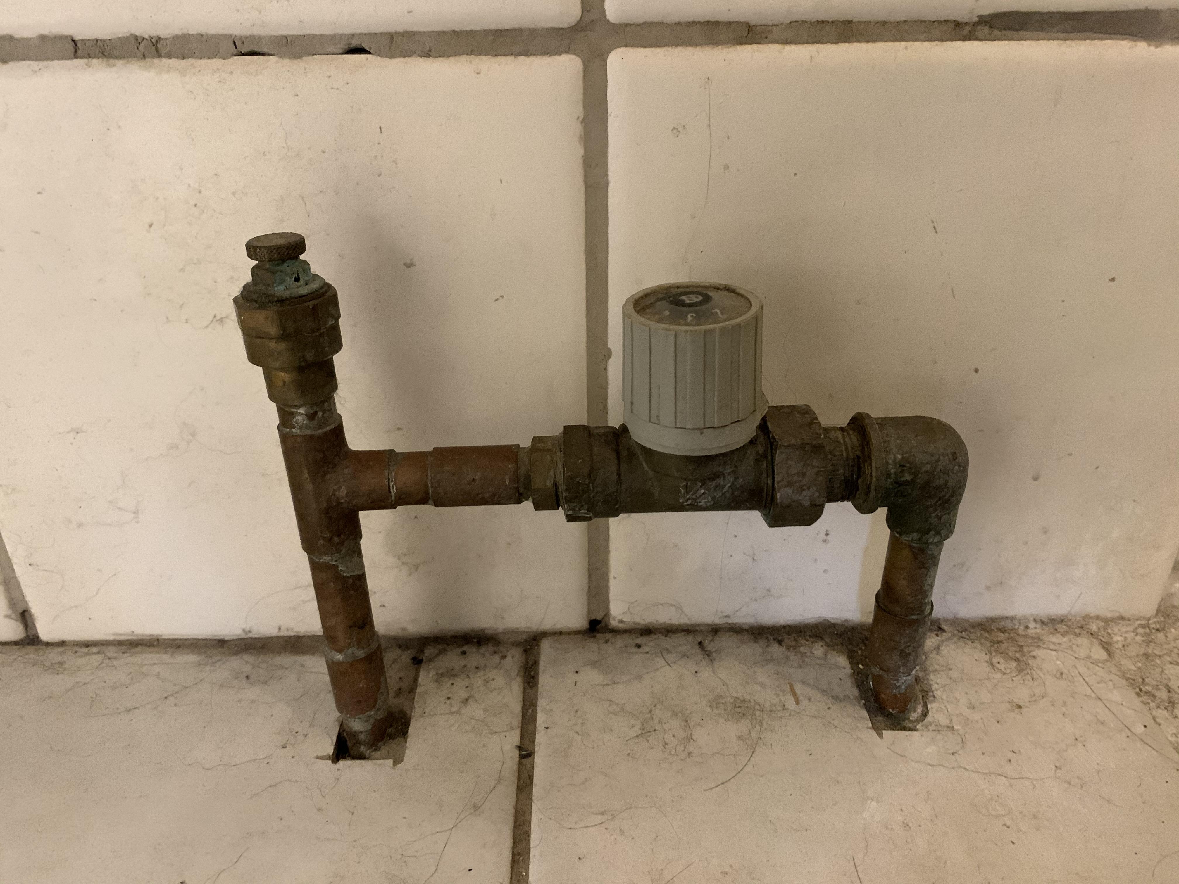 Underfloor wet heating and tado. How to put a tado device on this