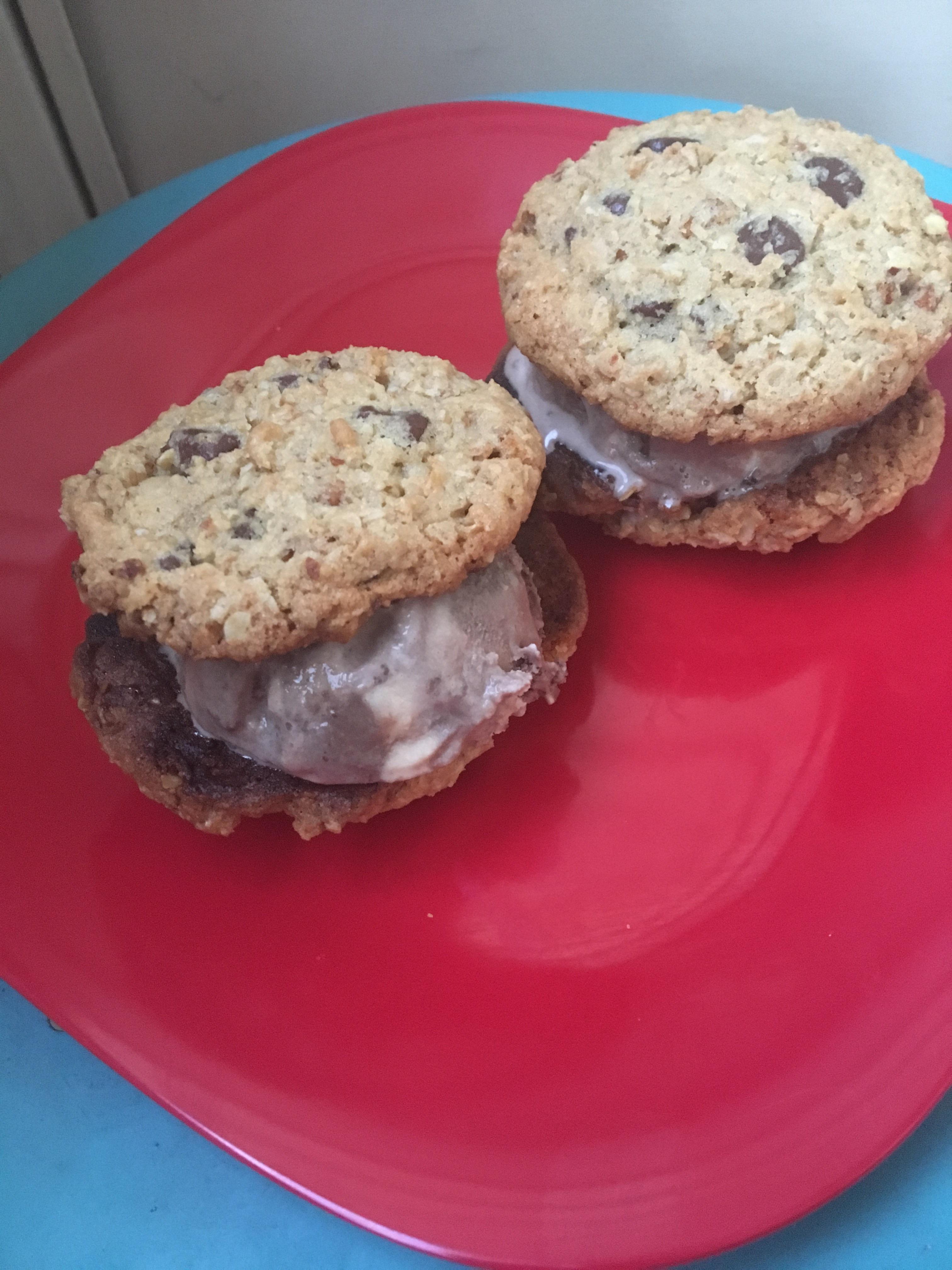 [Homemade] Ice Cream Sandwiches made with Oatmeal Chocolate Chip