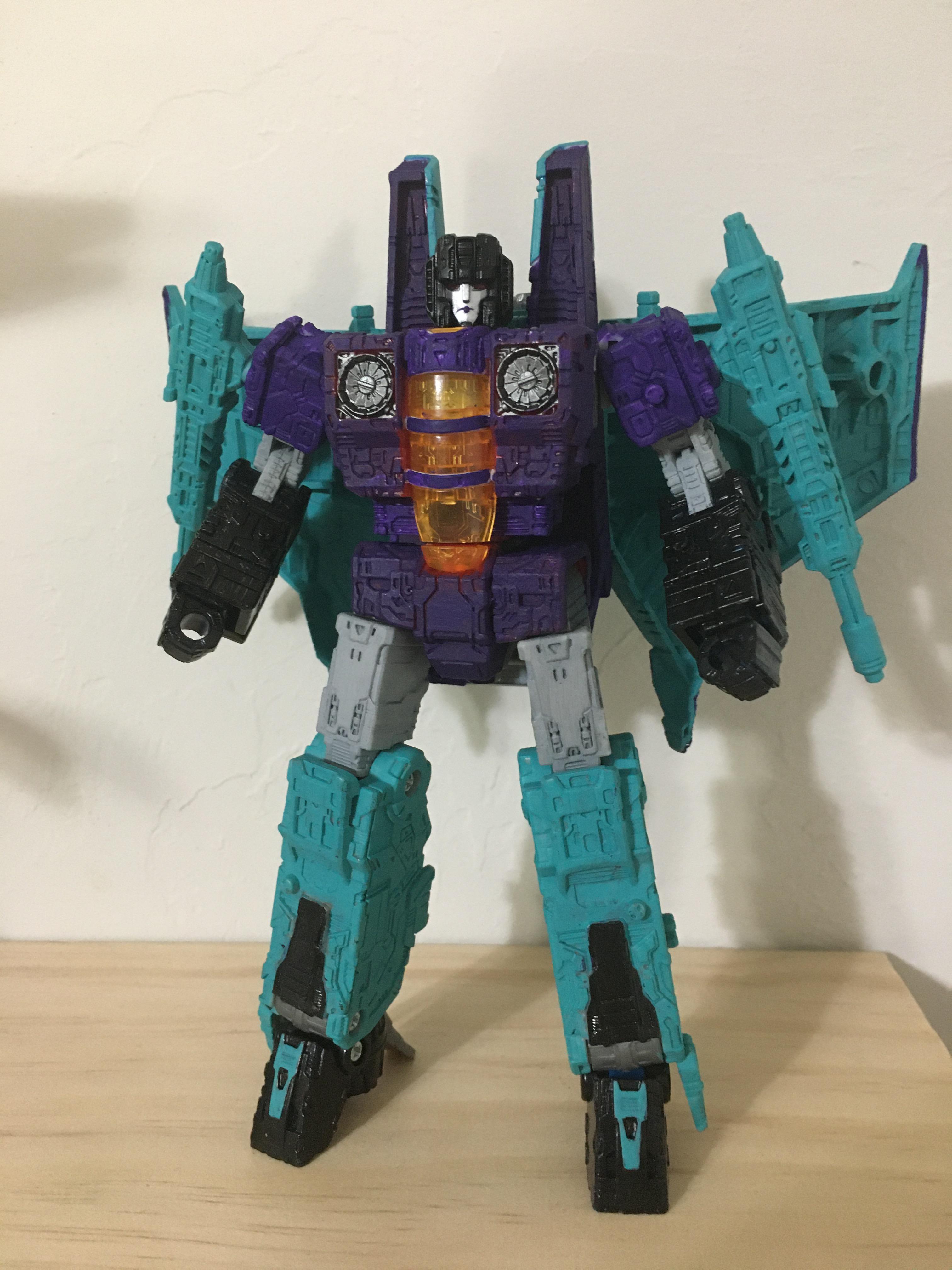 I repainted starscream into Slipstream (like the TFA simp that I am