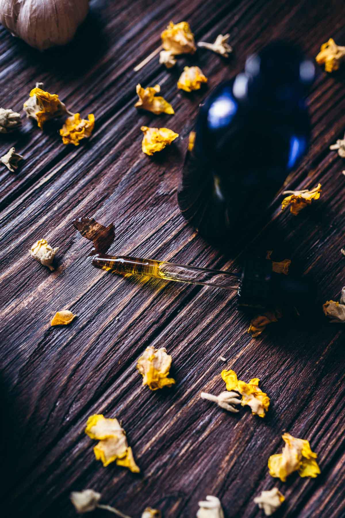 Such a great use for mullein flowers! Mullein garlic ear oil... r/foraging