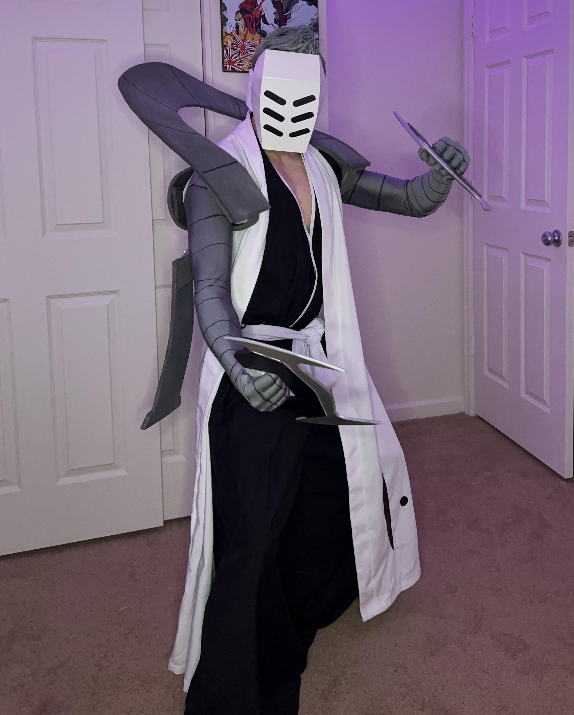 I was always curious what Kensei would look like with his Hollow Mask and Bankai activated, so I