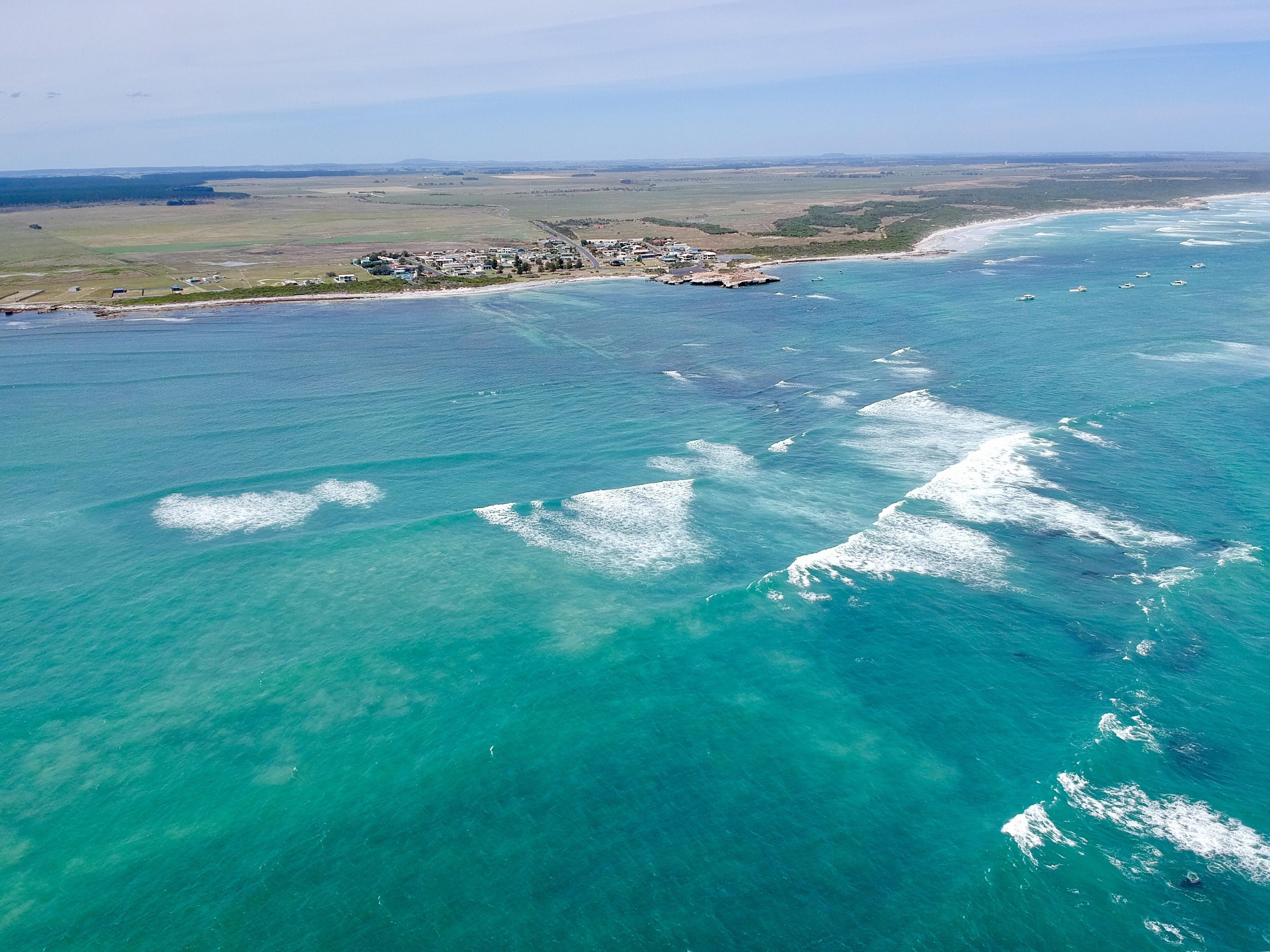 1km offshore at Blackfellows Caves, South Australia r/DJISpark
