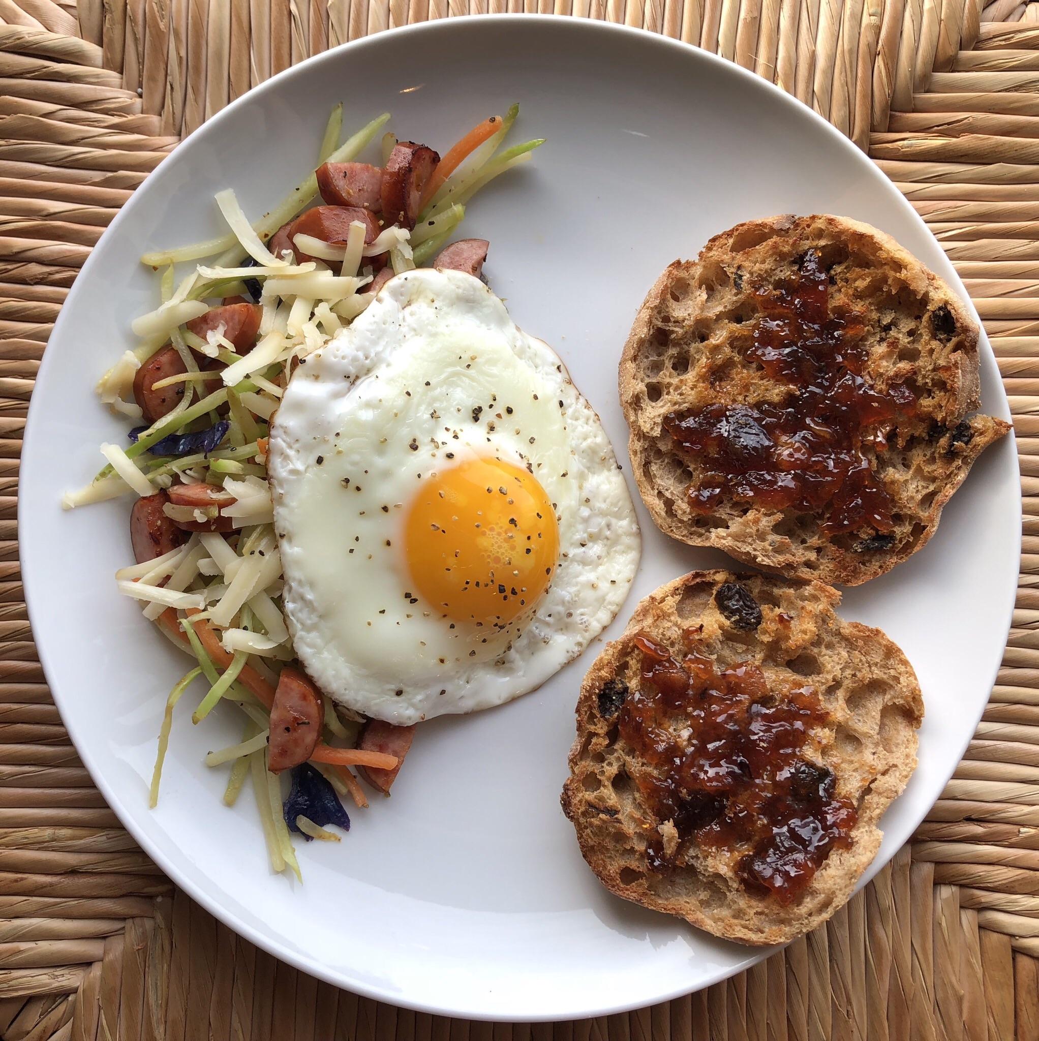 Turkey Sausage & Slaw w/ Egg & English Muffin 400 cal r/1200isplenty