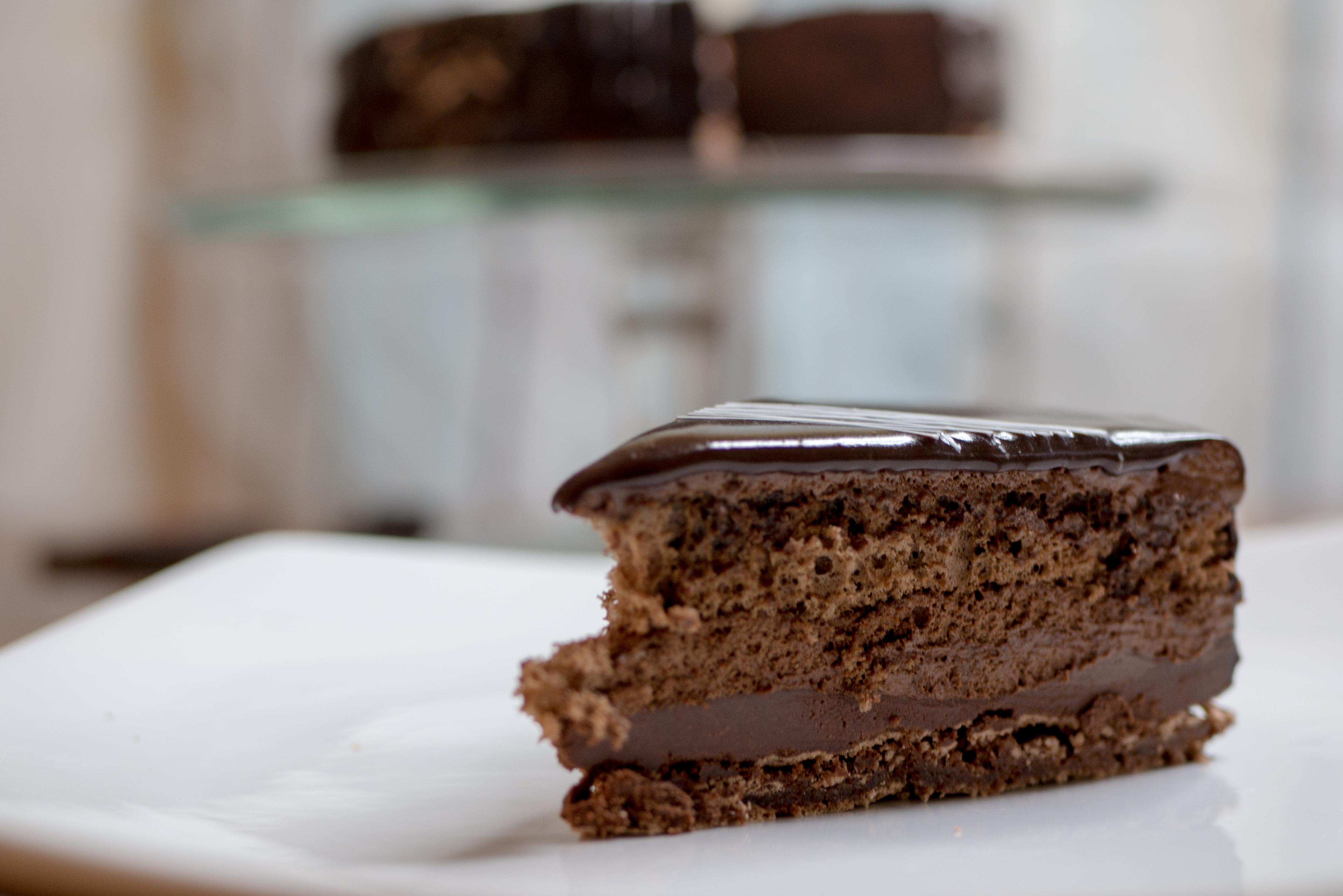 Intensément Chocolat! Macaron, ganache, mousse, cake, glaze! r/dessert