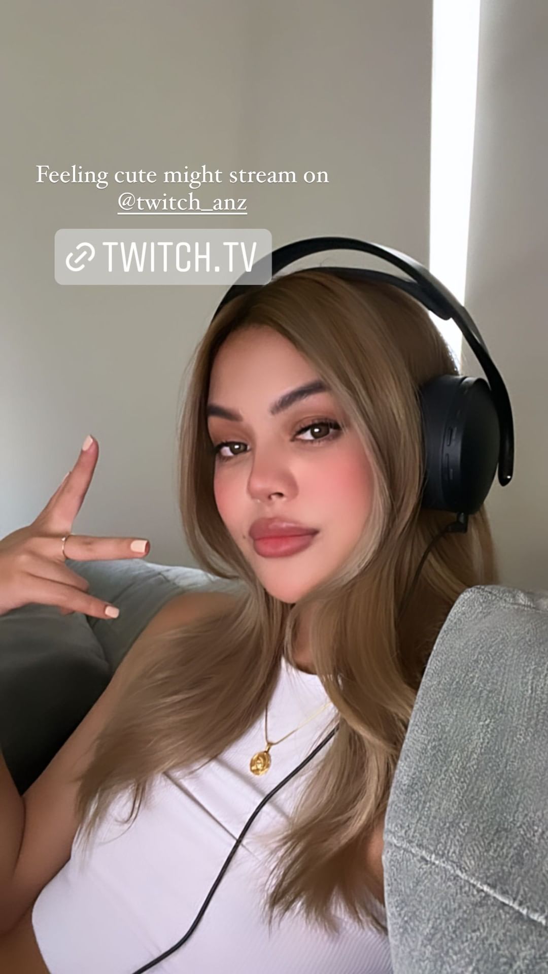 Lily May Stream Soon 👀 : lilymaymac