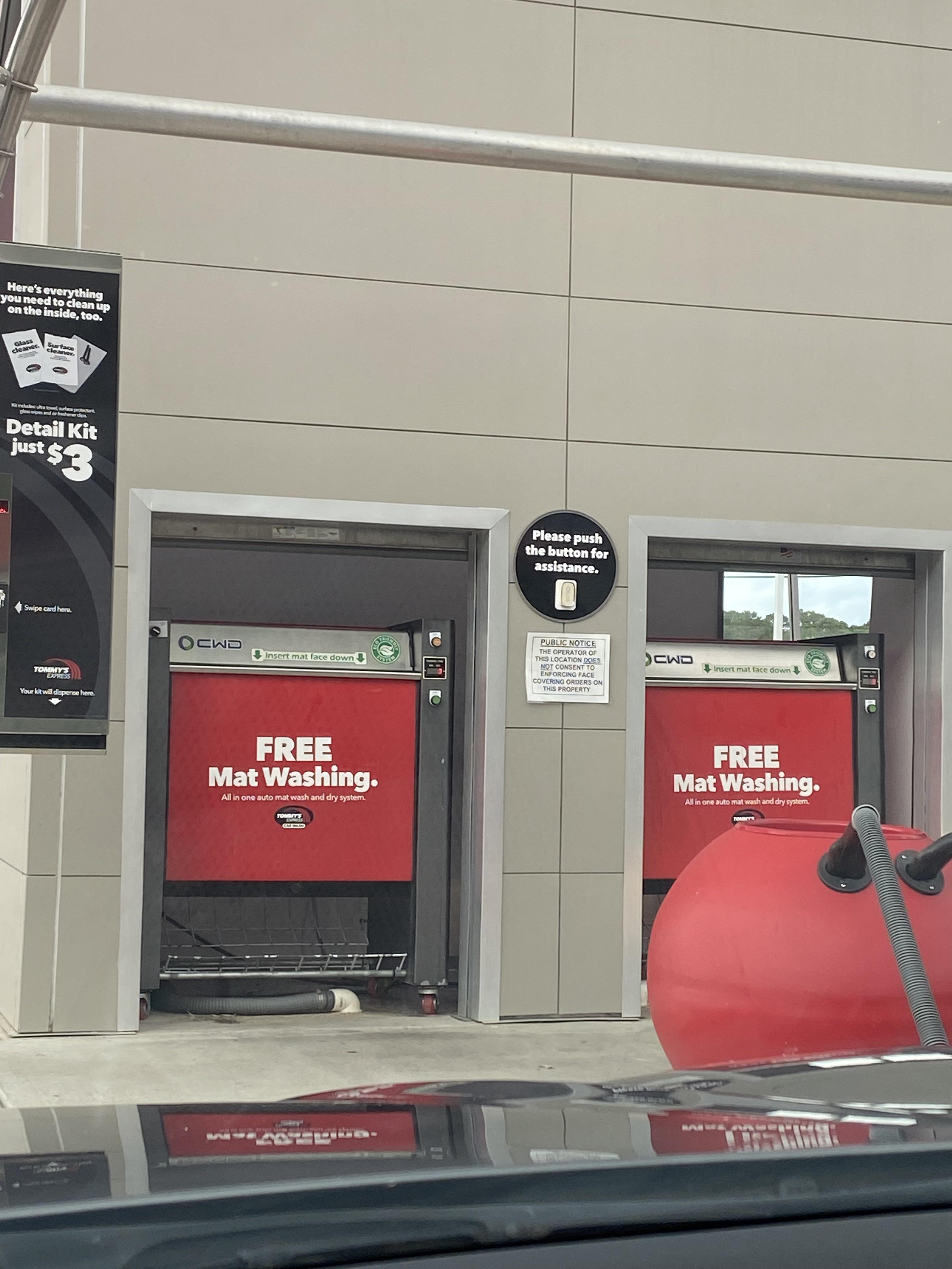 Car wash with free mat washing machine r/mildlyinteresting