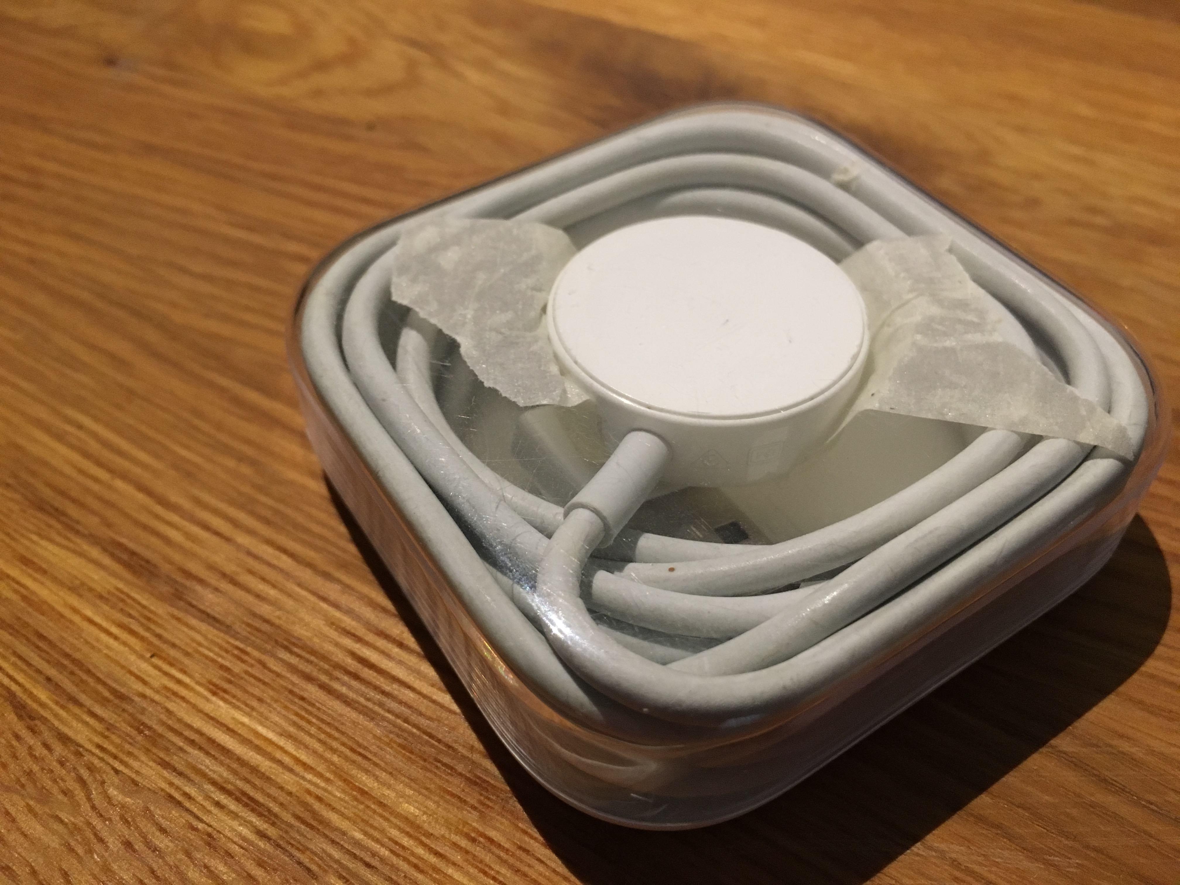 Let's Make a Travel Charger for your Apple Watch out of your EarPods