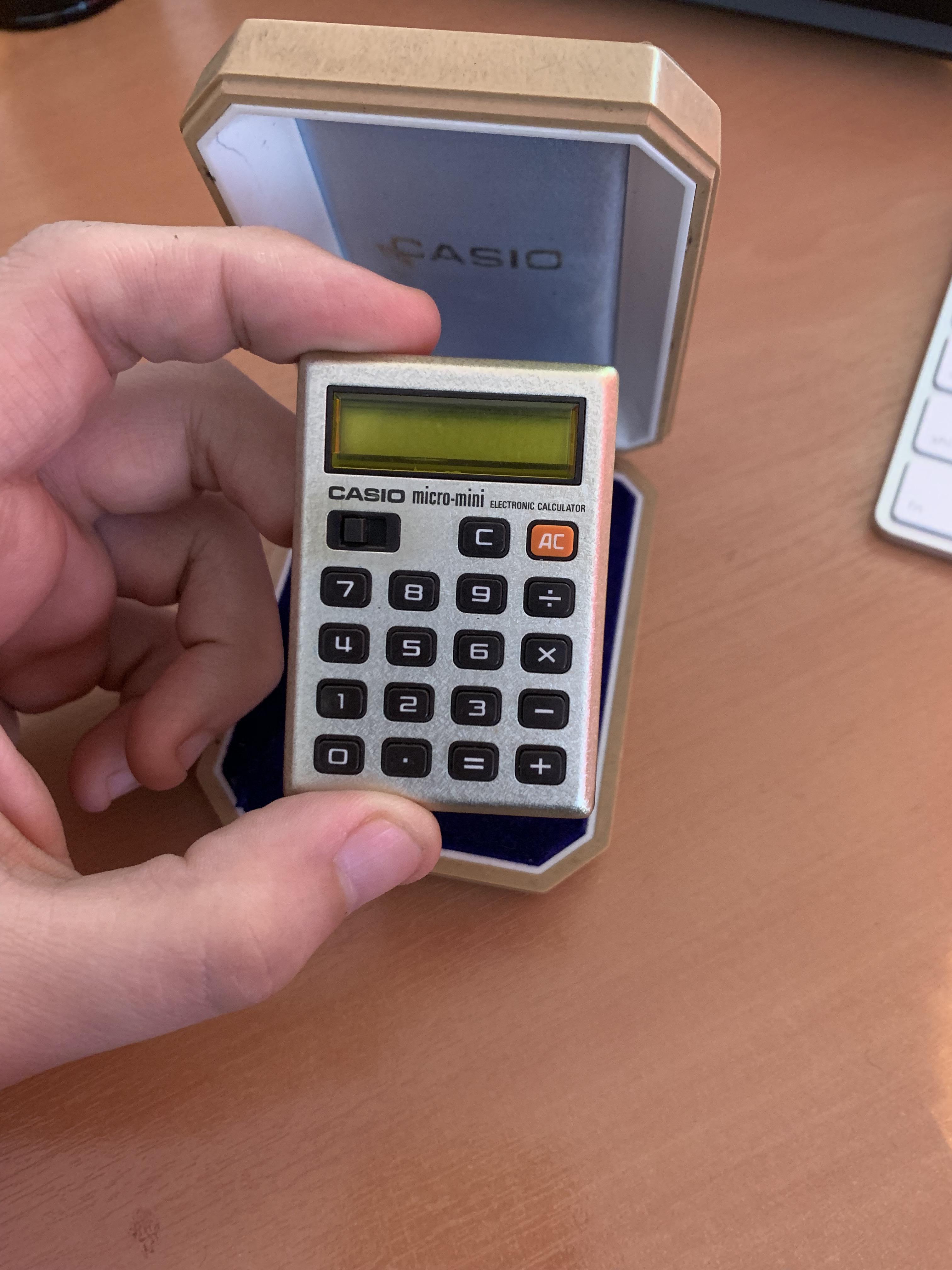 A Small Calculator HooDoo Wallpaper