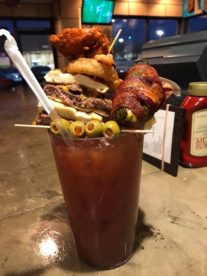 Serving cocktails with your burger on top of it? Why? r/WeWantPlates