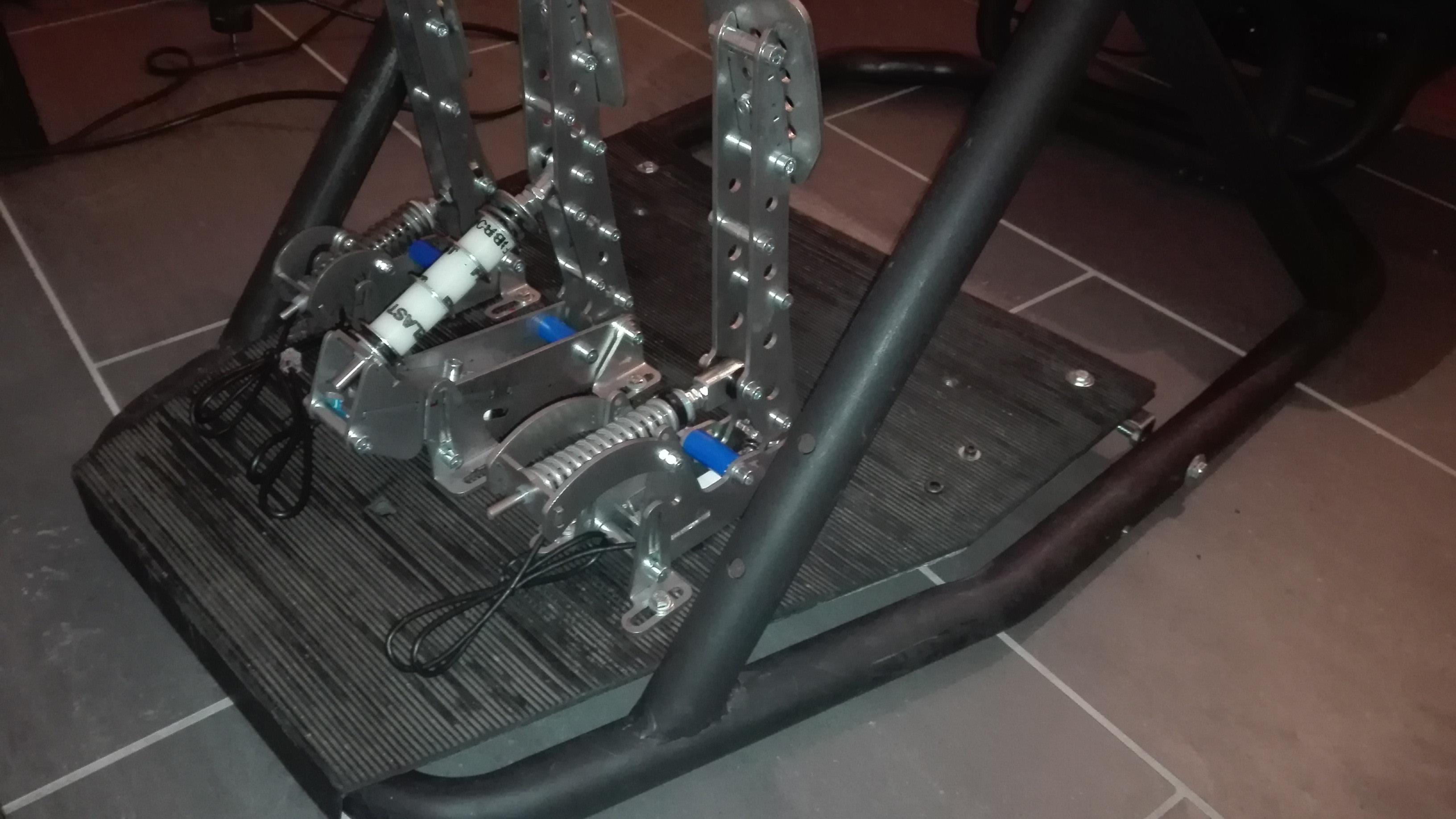 Heusinkveld Pro Pedals on Obutto Ozone (with some modification) r