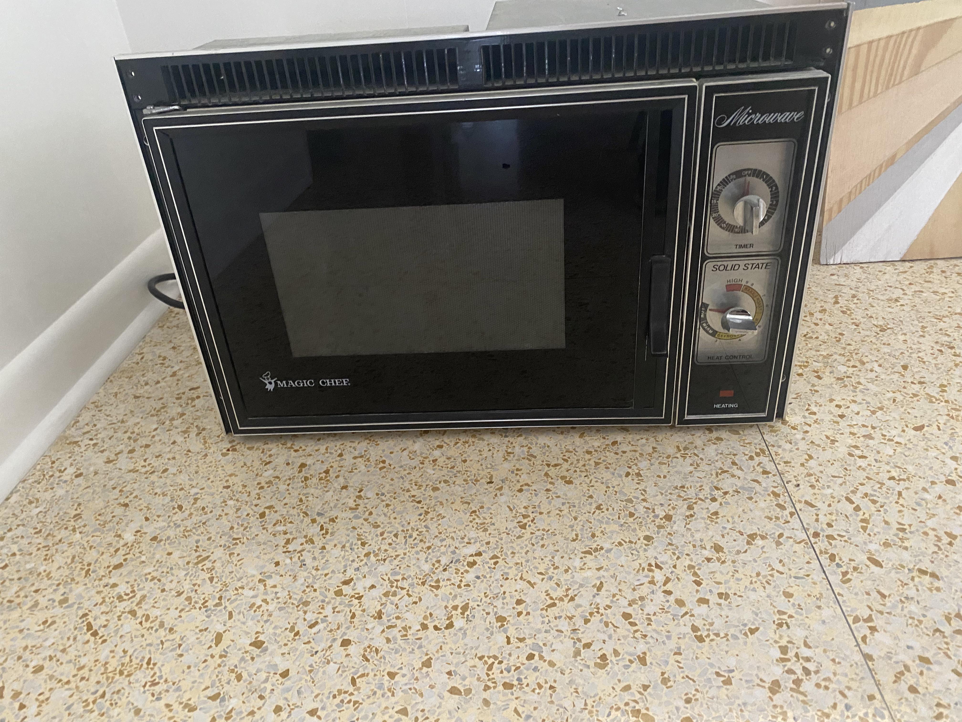 Would this working microwave be worth anything on the vintage resale