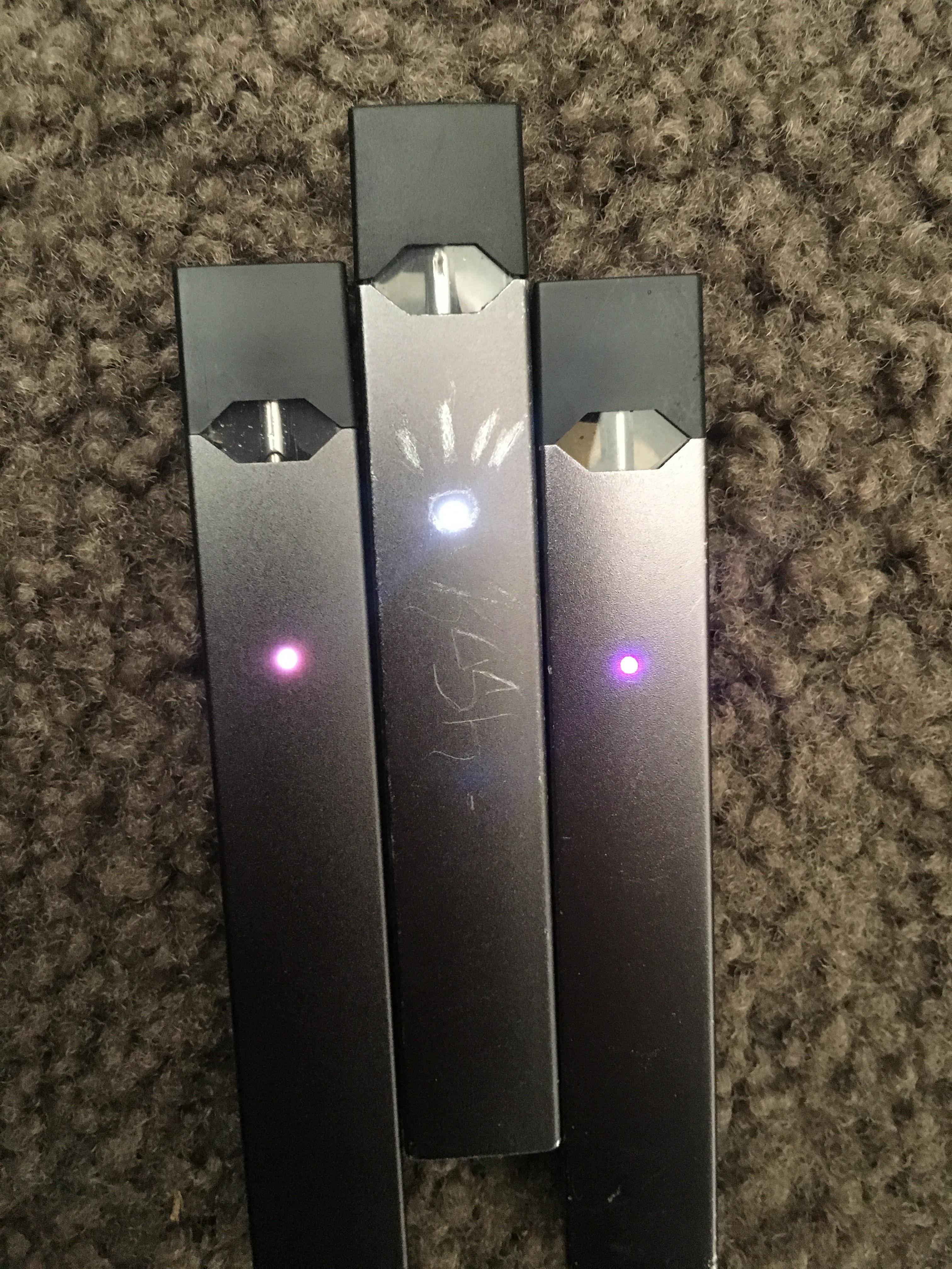 Another pink light. The other glitches into party mode r/juul