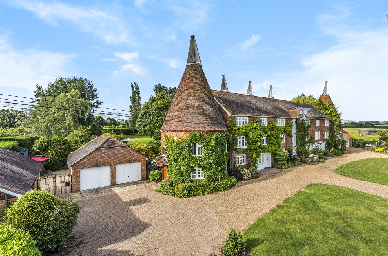 An Oast House in Hadlow, Kent, England. An oast, oast house or hop kiln