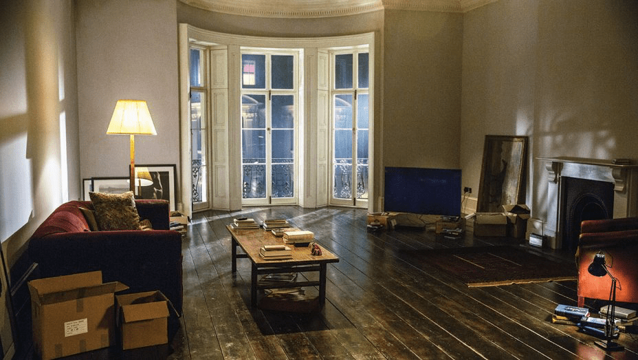 James Bond’s apartment is unfinished and perfect r/malelivingspace
